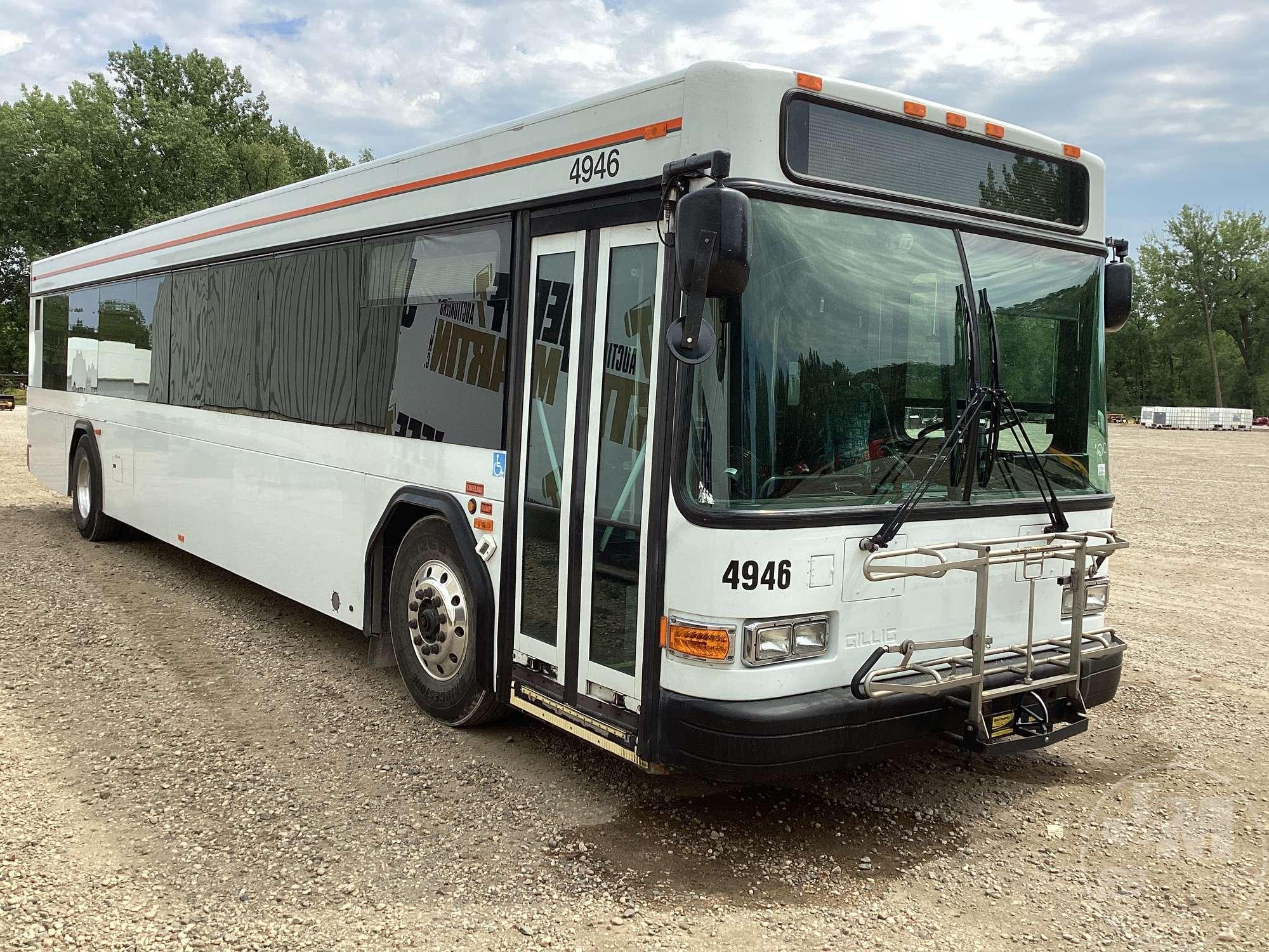 2009 GILLIG LOW FLOOR BUS  VIN: 15GGD211591176872 2WD 40’...... PASSENGER BUS