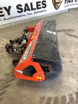 KUBOTA V5266 68”...... BROOM/SWEEPER ATTACHMENT SN: 21708614