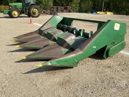 JOHN DEERE 444 SN: 133297 CORN HEAD