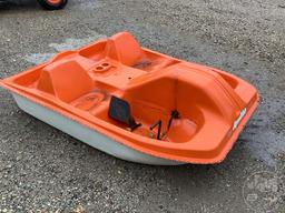 AQUA-MATE PADDLE BOAT, RUDDER IS NOT INSTALLED