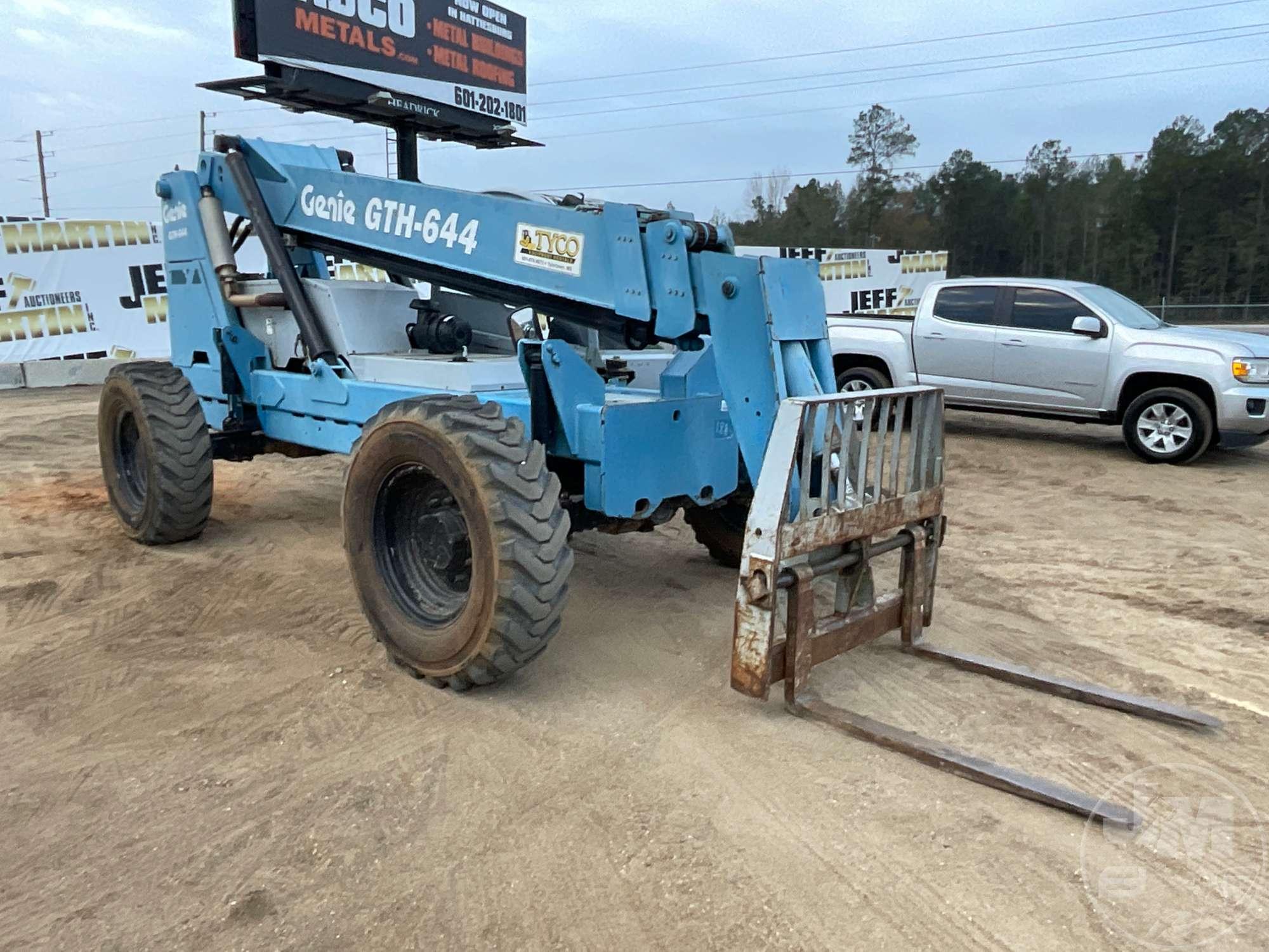 GENIE GTH-644 TELESCOPIC FORKLIFT