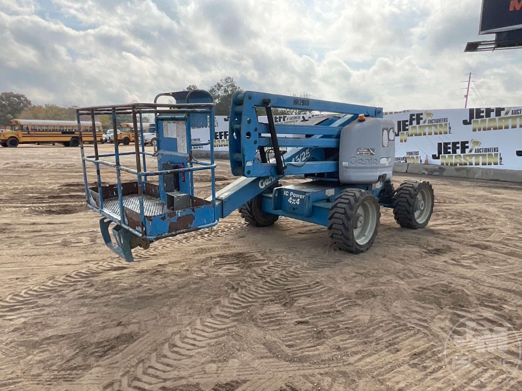 2010 GENIE Z-45/25 45’...... 4X4 BOOM LIFT SN: Z452510A-39729