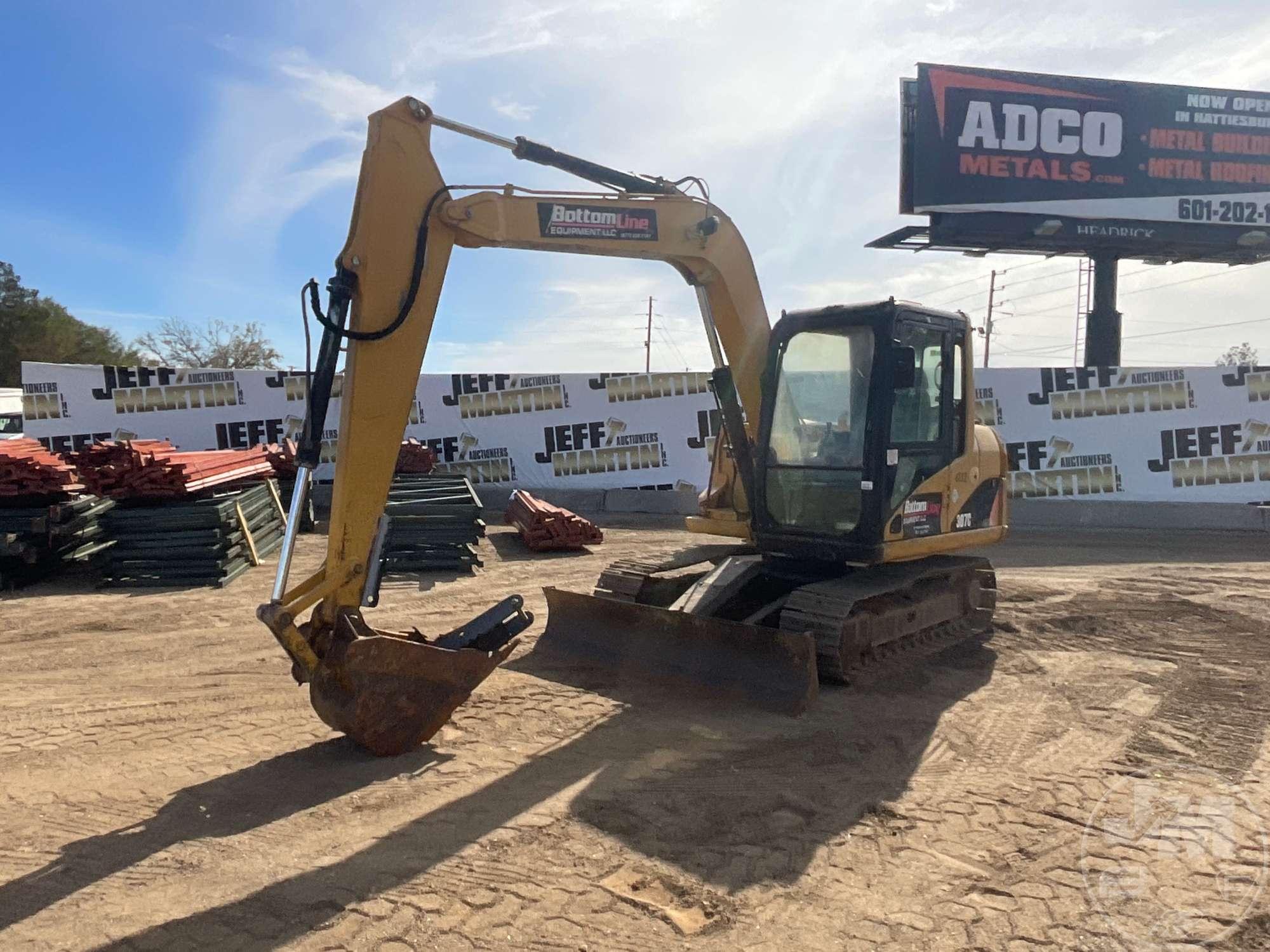 2008 CATERPILLAR 307C MINI EXCAVATOR SN: BCM01988