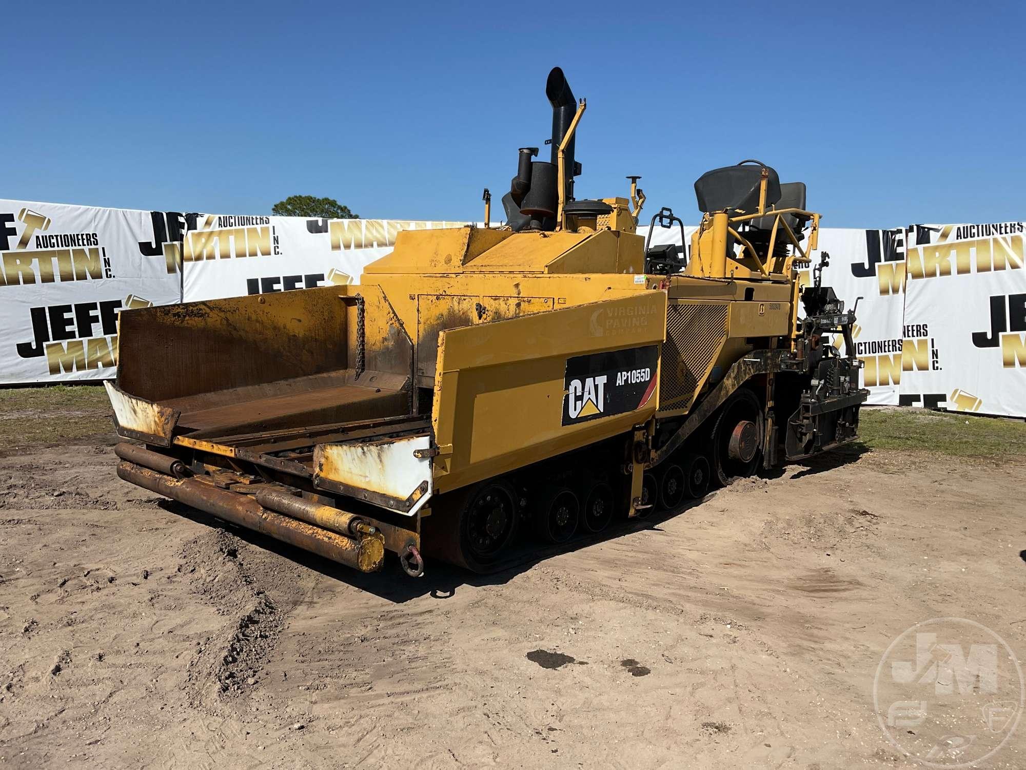 2011 CATERPILLAR AP1055D CRAWLER ASPHALT PAVER SN: FAC00771