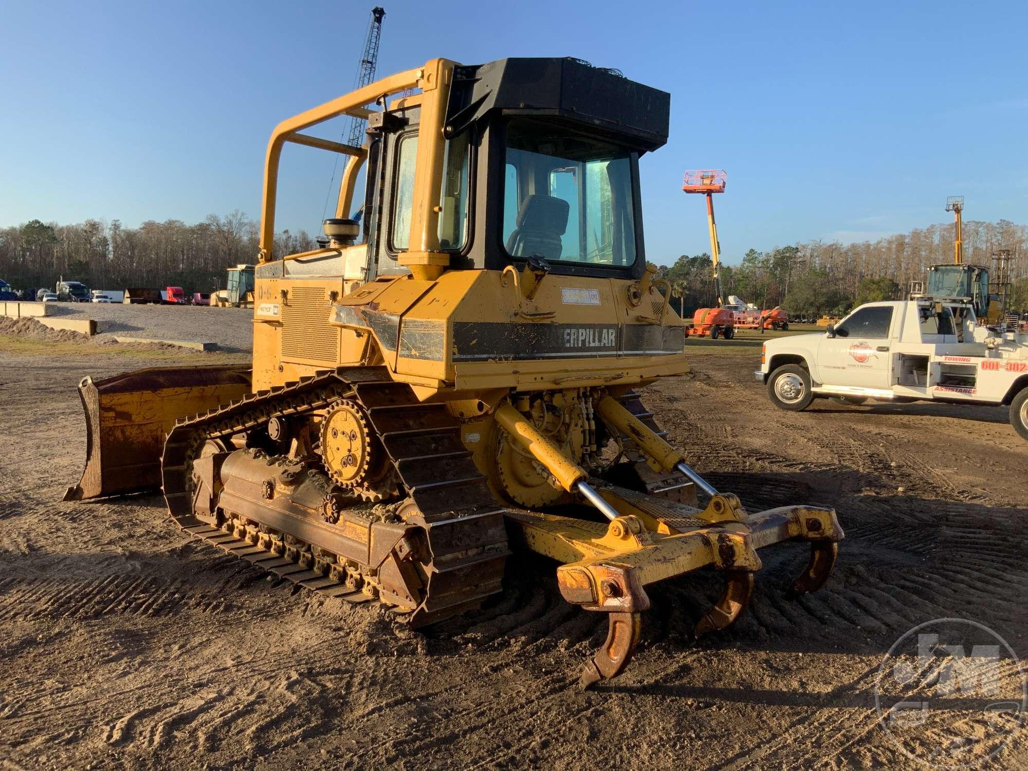 2000 CATERPILLAR D5M SN: 6GN01577 CRAWLER TRACTOR CAB