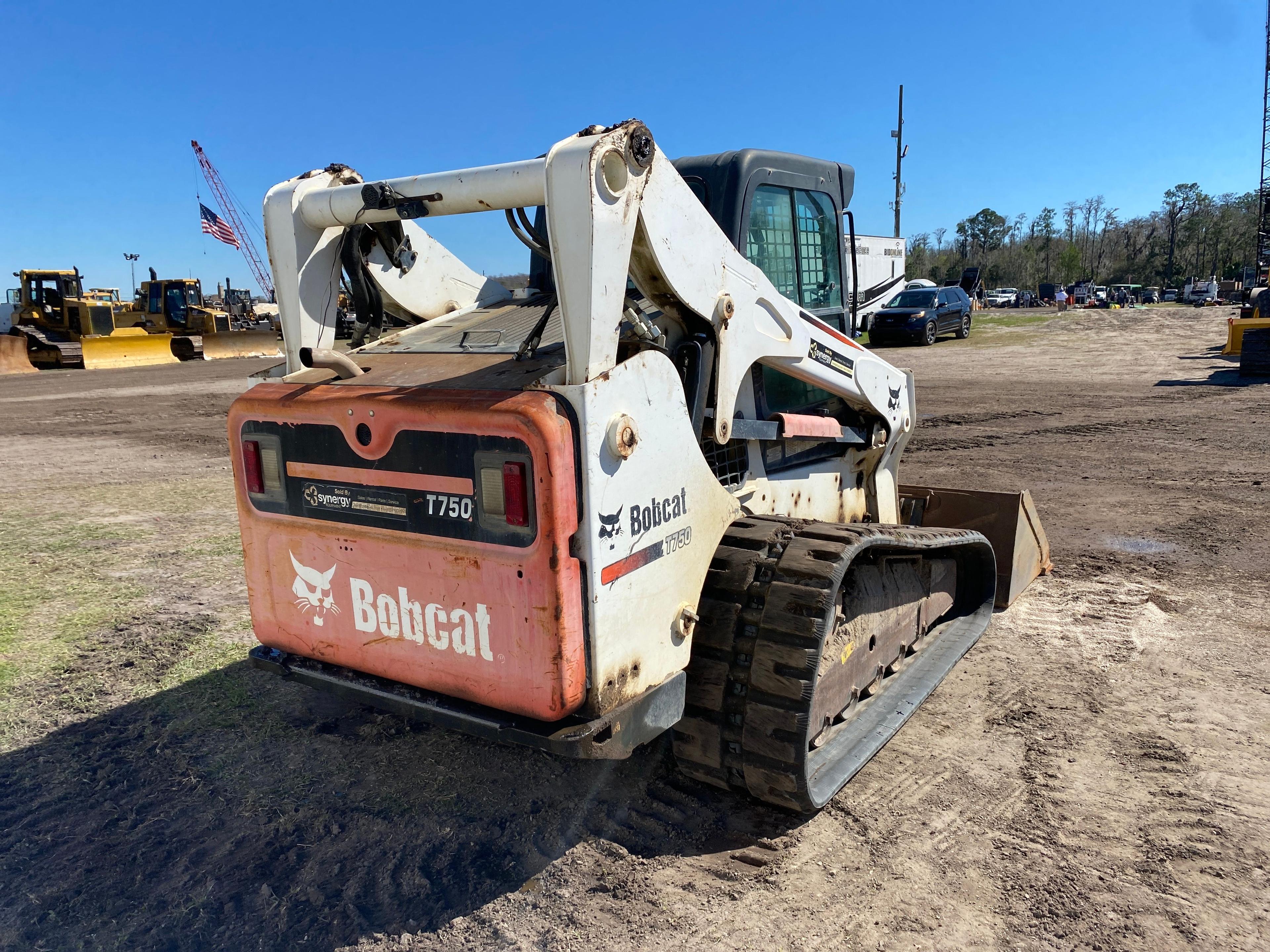 BOBCAT MODEL T750 MULTI TERRAIN LOADER SN: ANKA14144 CAB