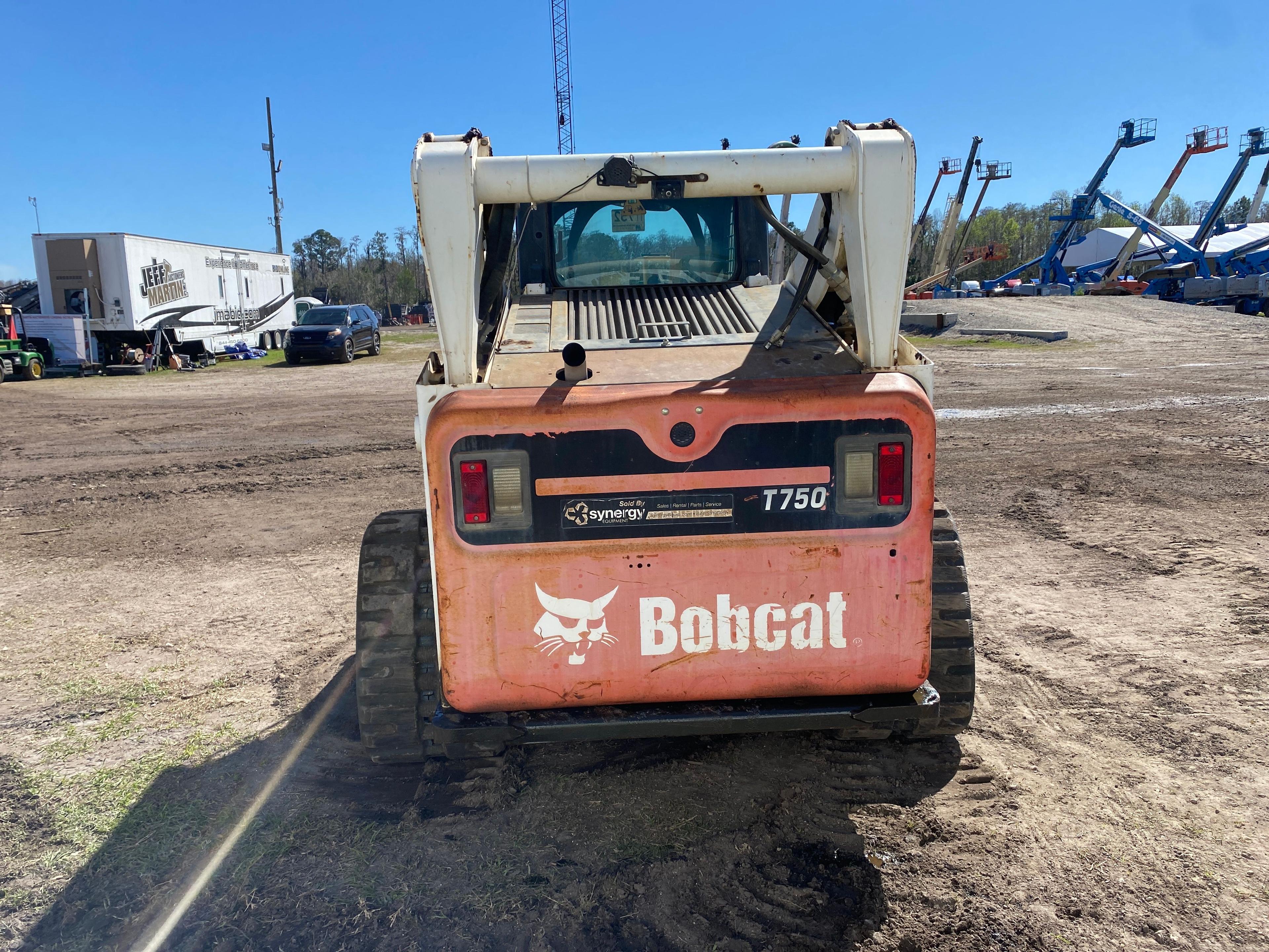 BOBCAT MODEL T750 MULTI TERRAIN LOADER SN: ANKA14144 CAB