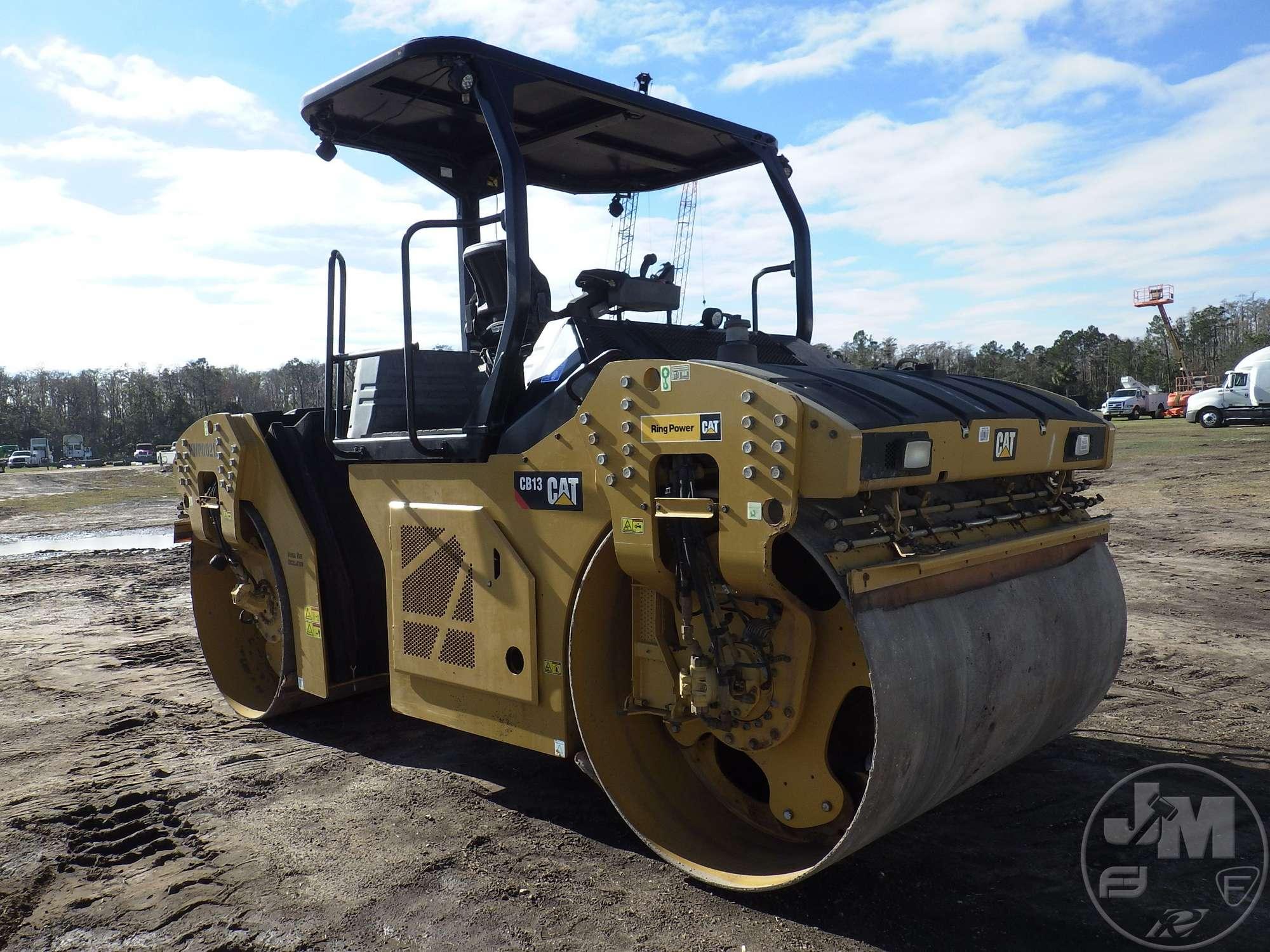 2019 CATERPILLAR CB13 TANDEM VIBRATORY ROLLER SN: CAT0CB13TPWP00214