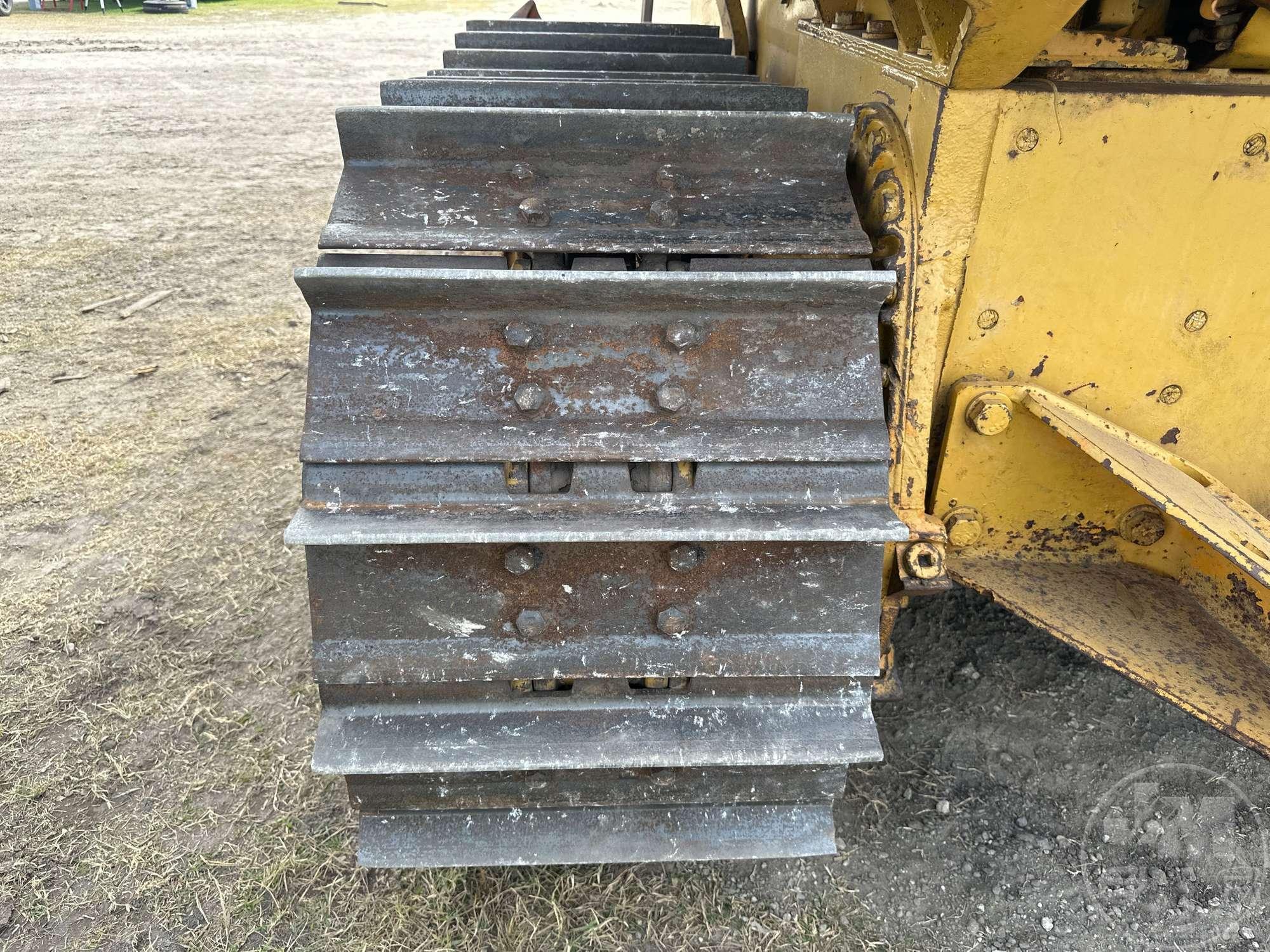 1979 KOMATSU D45-A SN: 01851 CRAWLER TRACTOR CANOPY