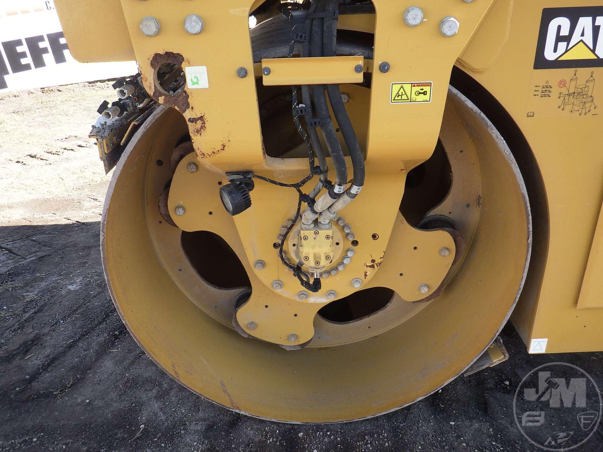 2019 CATERPILLAR CB13 TANDEM VIBRATORY ROLLER SN: CAT0CB13TPWP00214