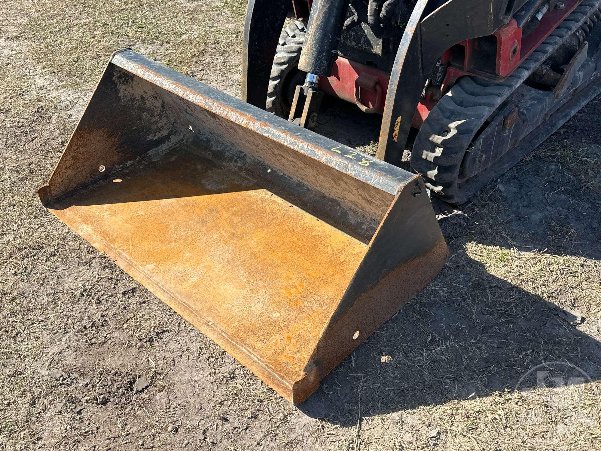 2015 TORO MODEL TX1000 STAND-ON MULTI TERRAIN LOADER SN: 315000253