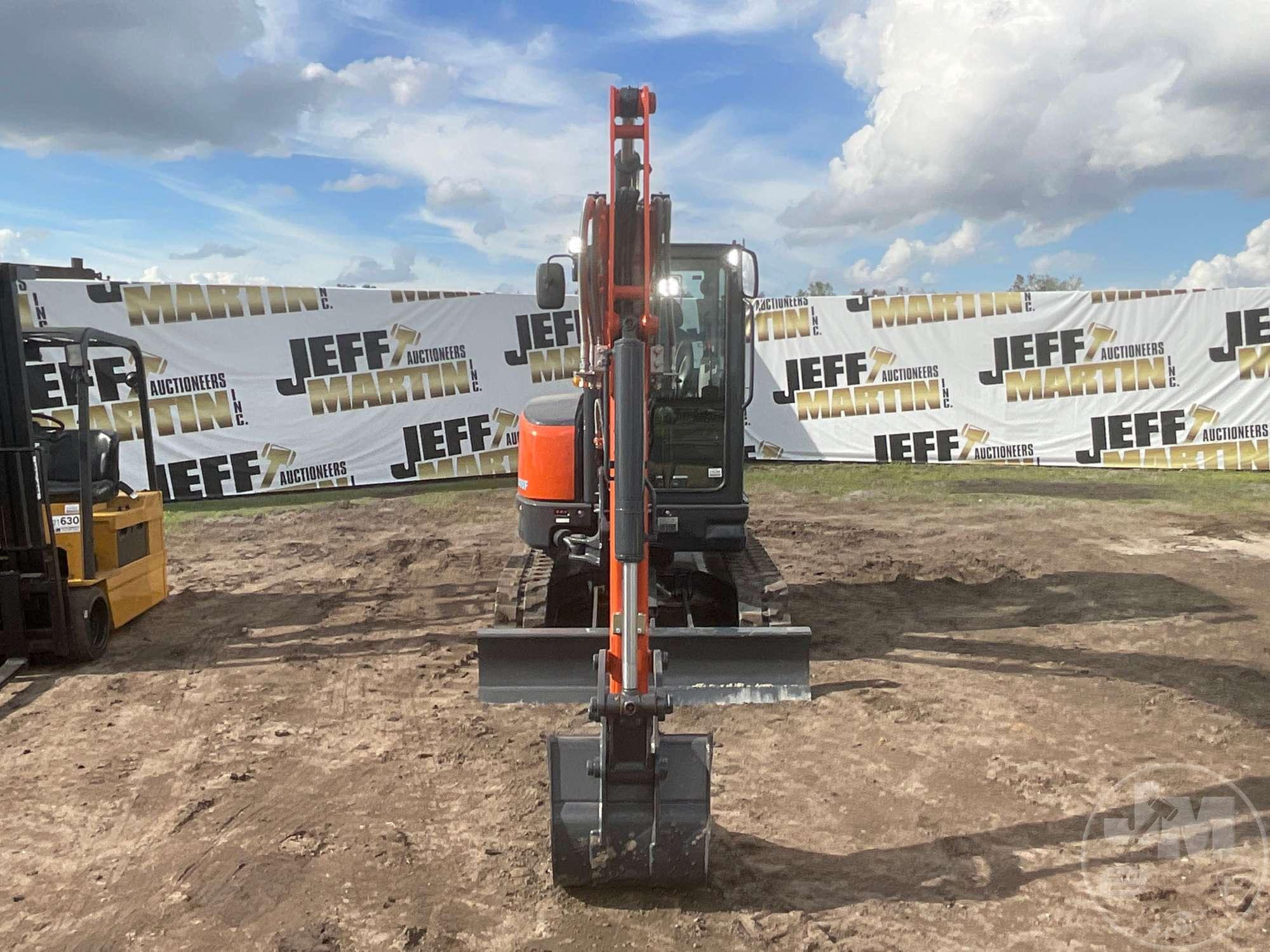 CFG 40UF MINI EXCAVATOR SN: CFG40UF230022