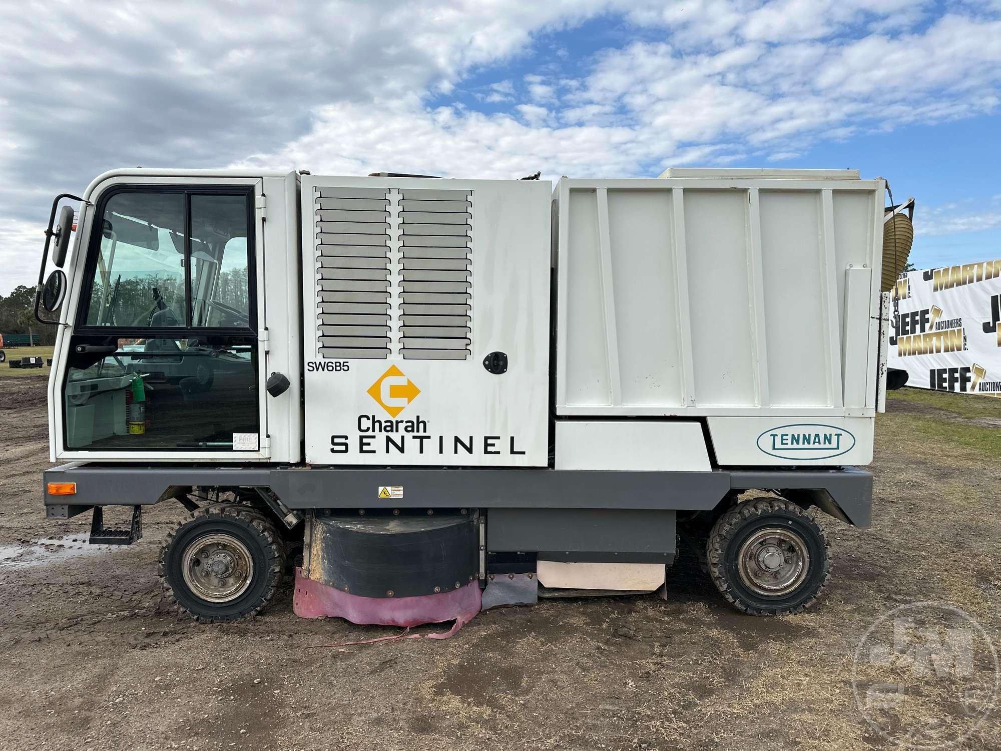 TENNANT  SENTINEL VIN: T7996B5 SINGLE  SWEEPER TRUCK