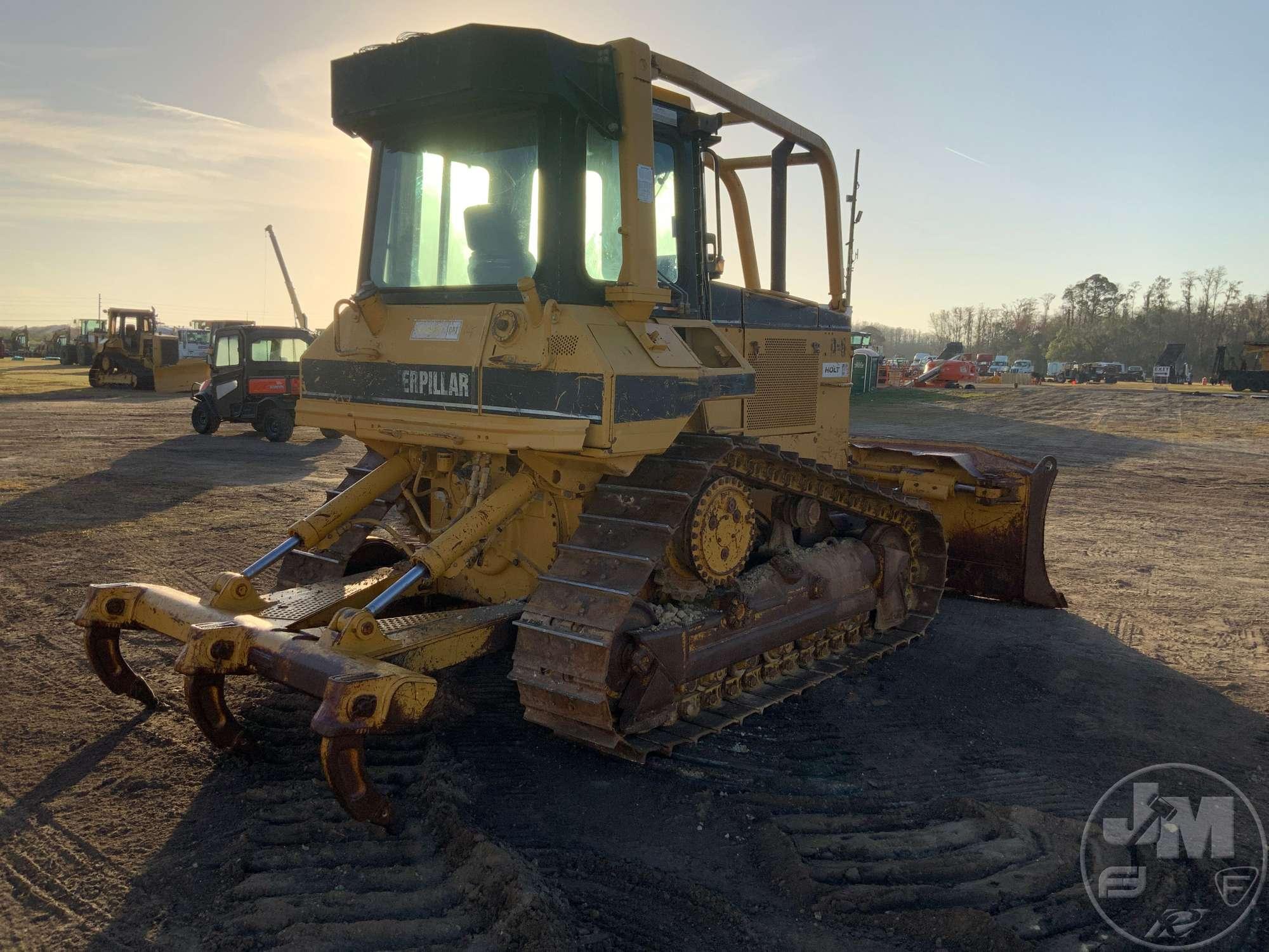 2000 CATERPILLAR D5M SN: 6GN01577 CRAWLER TRACTOR CAB