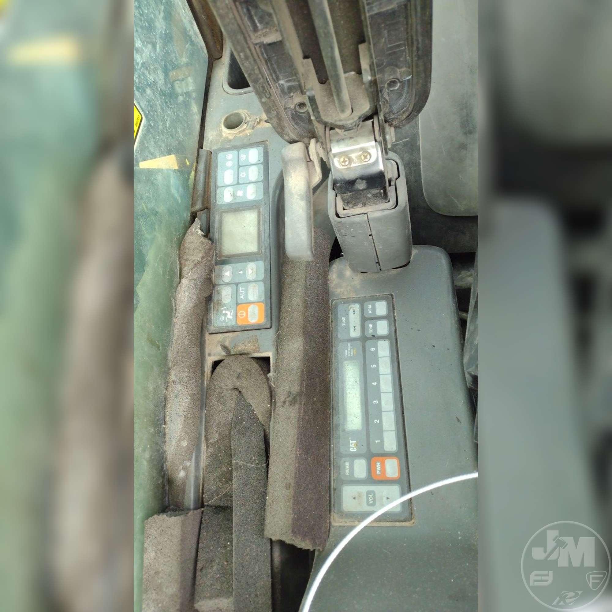 CATERPILLAR 325D HYDRAULIC EXCAVATOR SN: L00304