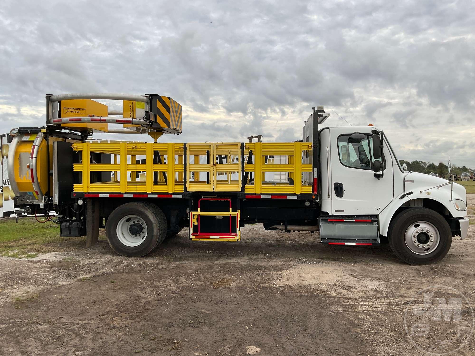 2011 FREIGHTLINER BUSINESS CLASS M2 VIN: 1FVACXDT4BHBA0408 SINGLE AXLE ATTENUATOR TRUCK