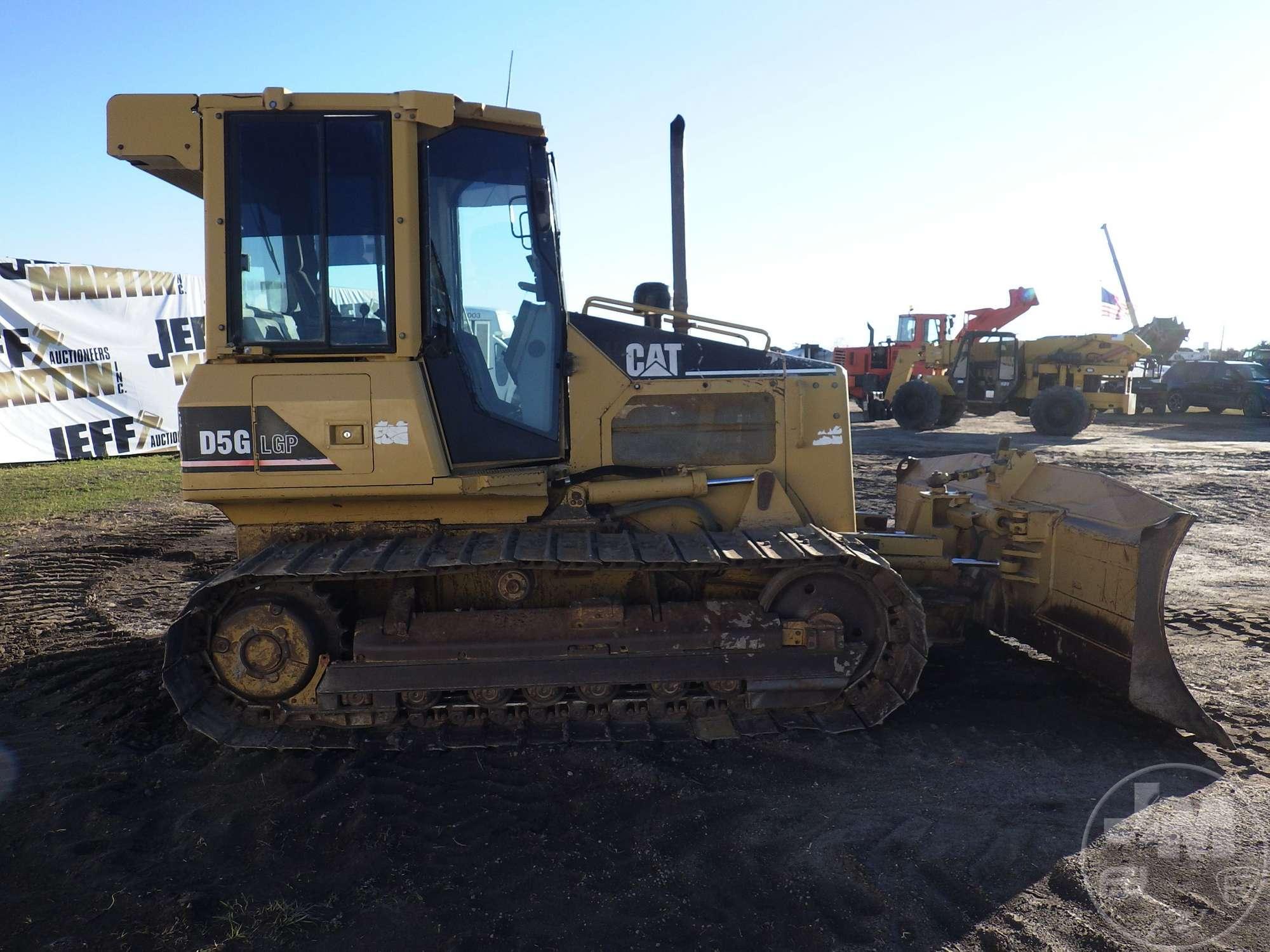 2003 CATERPILLAR D5G LPG SN: CAT0005GPFDW01003 CRAWLER TRACTOR CAB