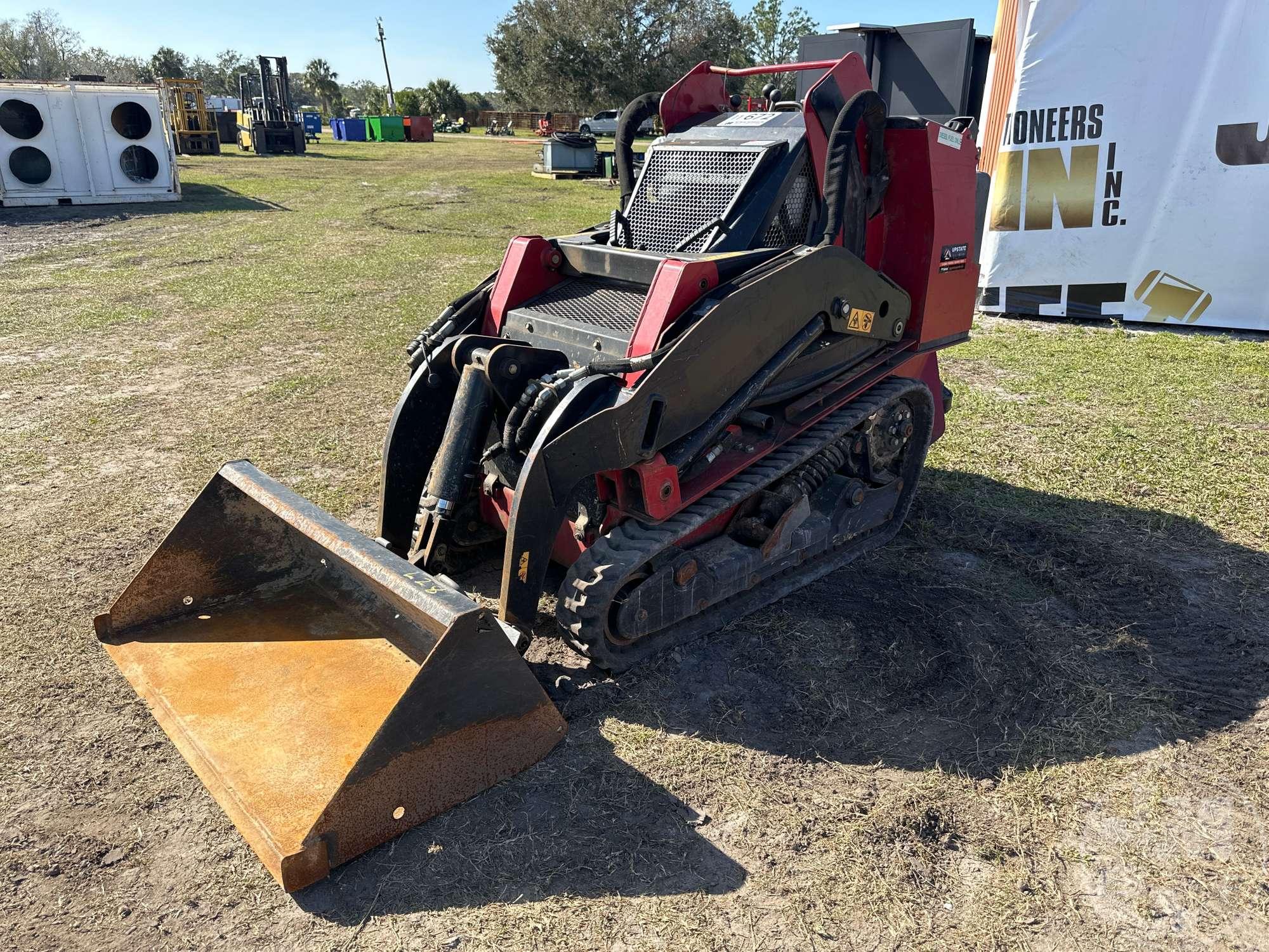 2015 TORO MODEL TX1000 STAND-ON MULTI TERRAIN LOADER SN: 315000253