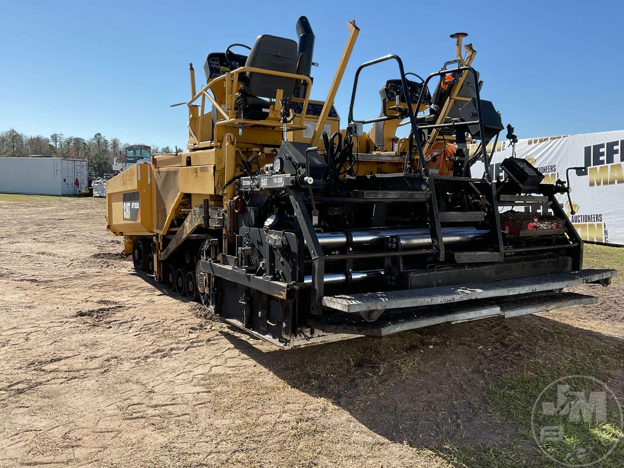 2011 CATERPILLAR AP1055D CRAWLER ASPHALT PAVER SN: FAC00771