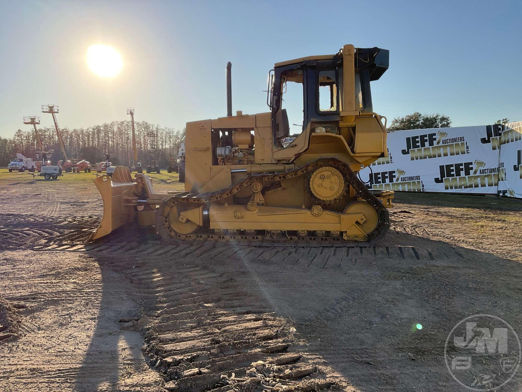 CATERPILLAR D5N CRAWLER TRACTOR CAB