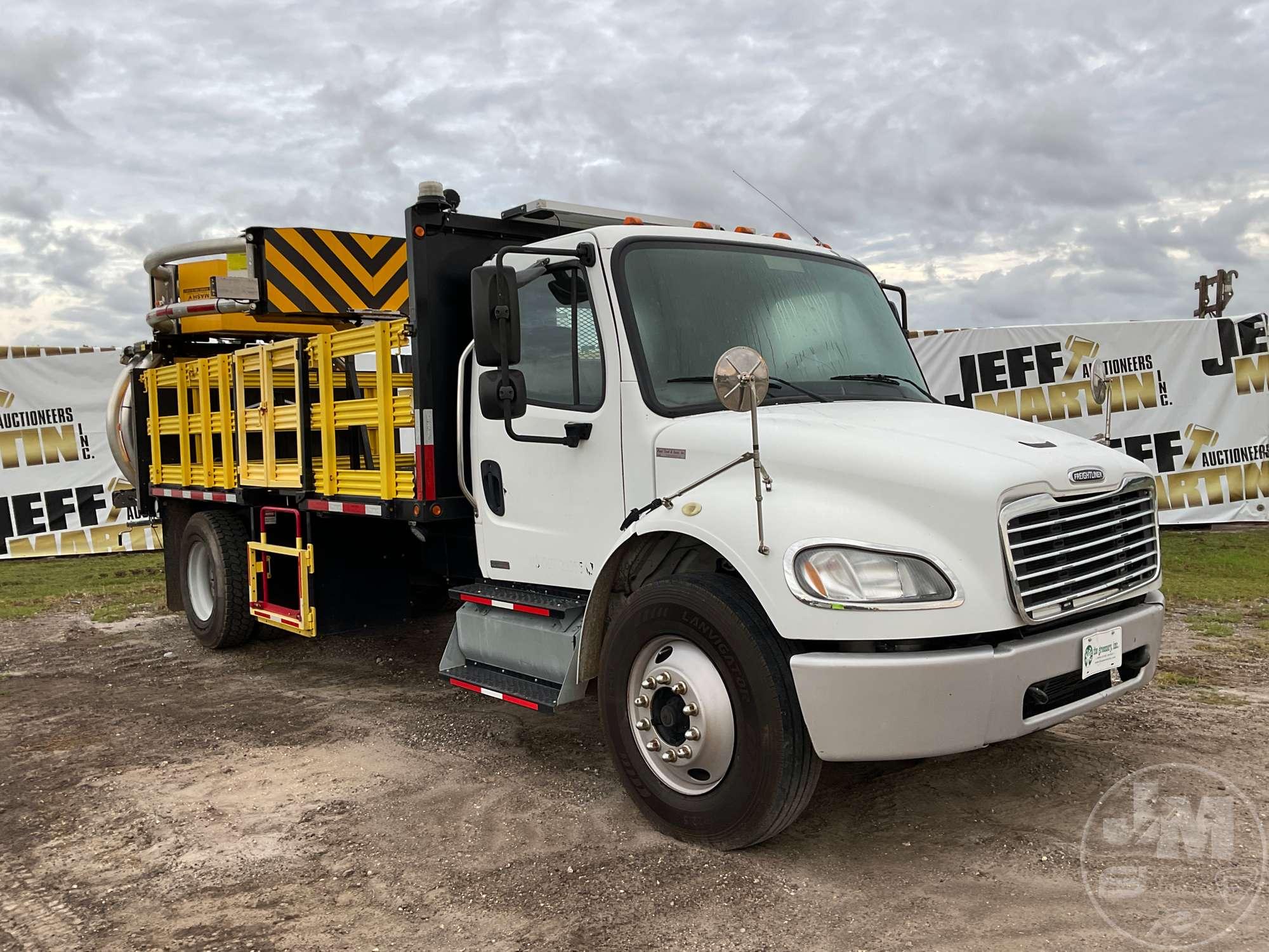 2011 FREIGHTLINER BUSINESS CLASS M2 VIN: 1FVACXDT4BHBA0408 SINGLE AXLE ATTENUATOR TRUCK