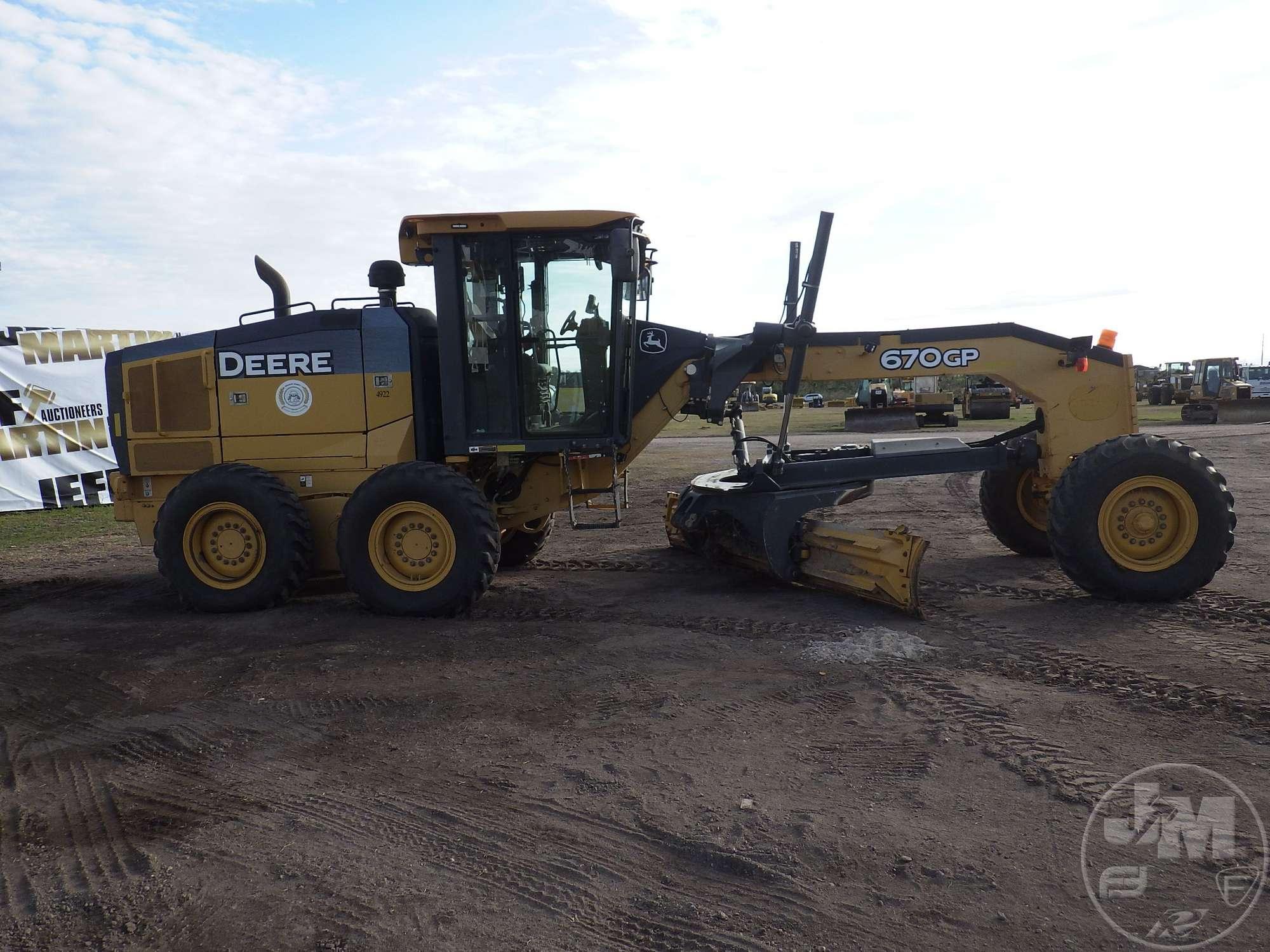 2014 DEERE 670GP MOTORGRADER SN: 1DW670GPCEF660653