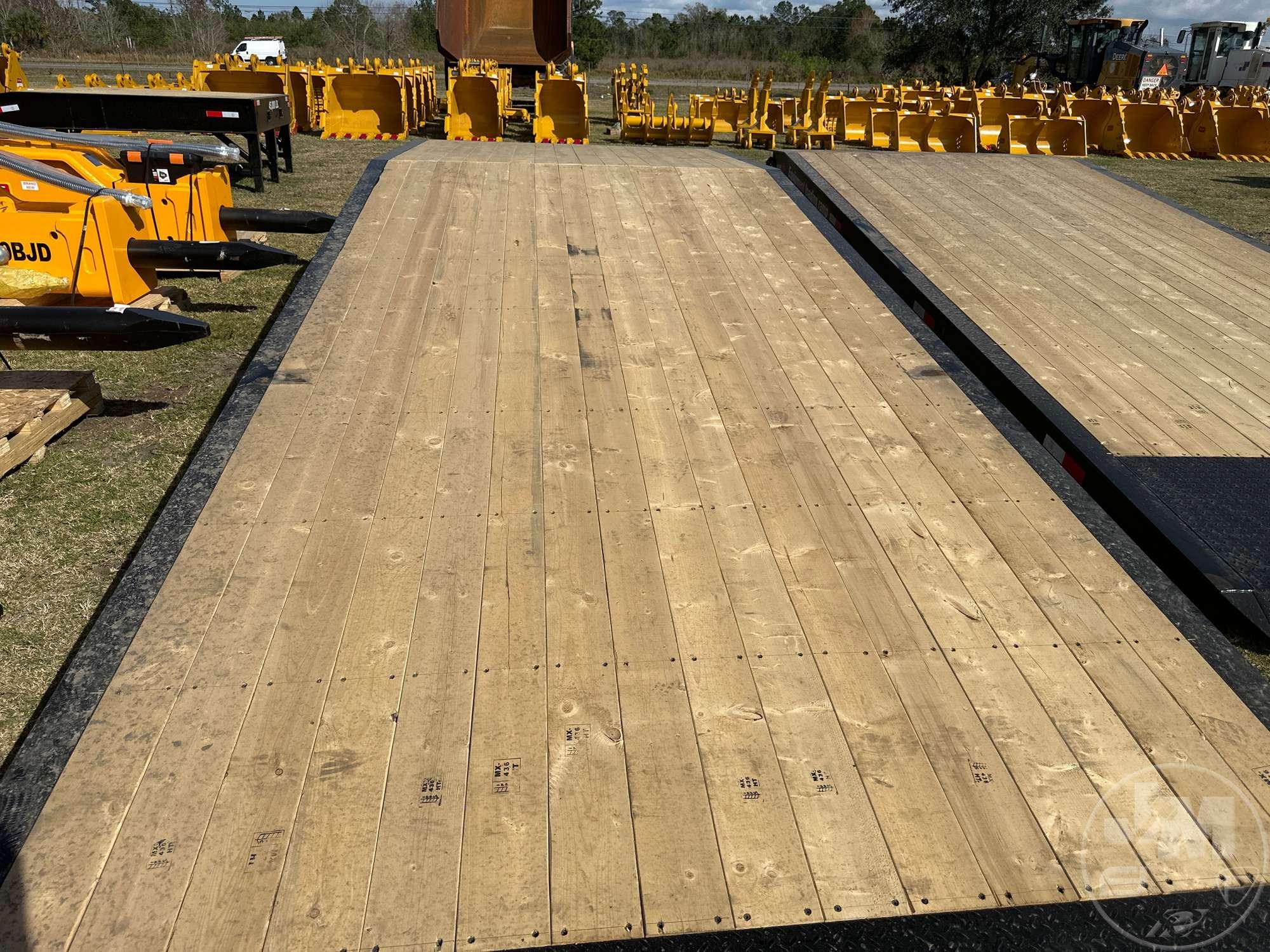 INDUSTRIAS AMERICA R-825 LOADING DOCK, 45,000LB CAPACITY, 8’......X25’......, WOOD DECKING