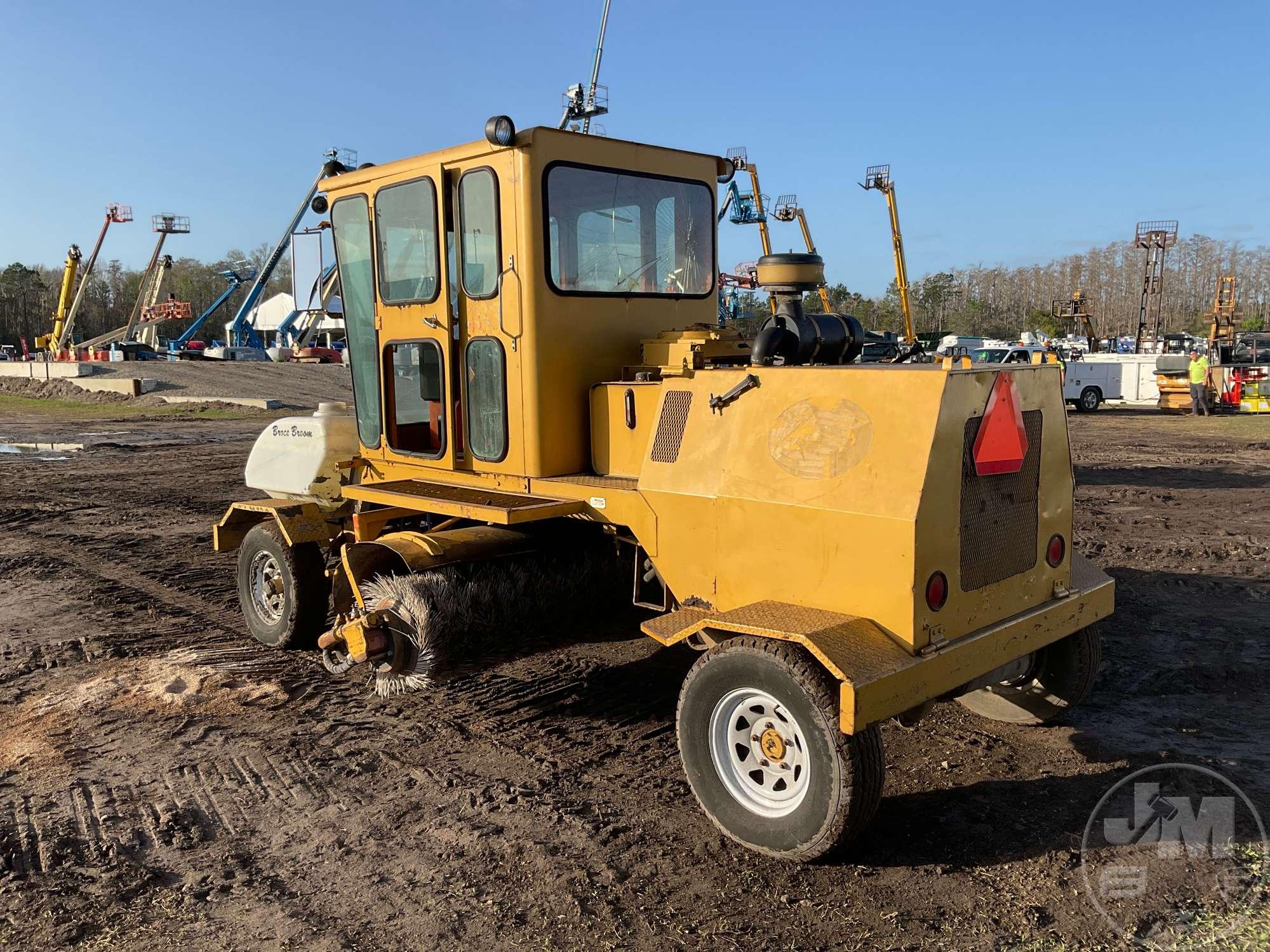 2002 BROCE RJ350 SN: 402315 BROOM TRACTOR