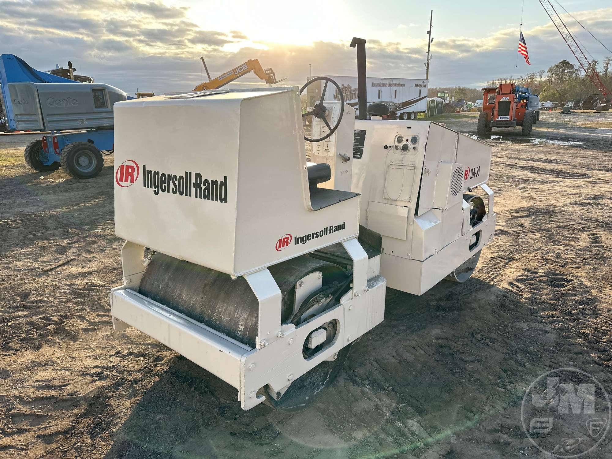 INGERSOLL RAND DA-30 TANDEM VIBRATORY ROLLER SN: 6172S