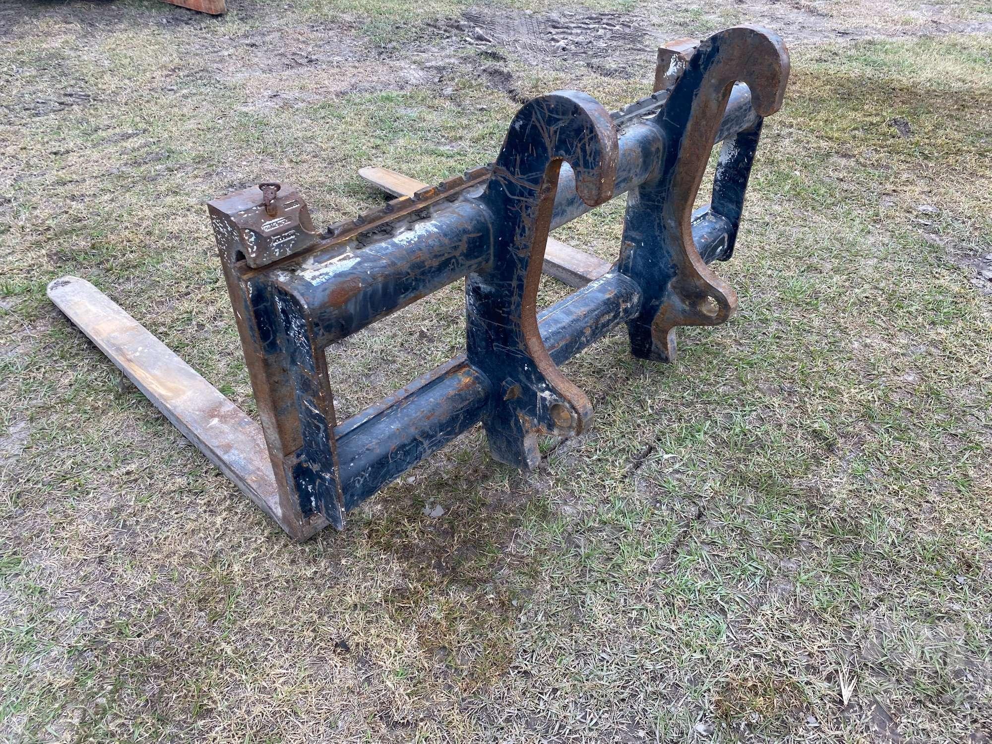 FORKS TO FIT CAT 924 WHEEL LOADER