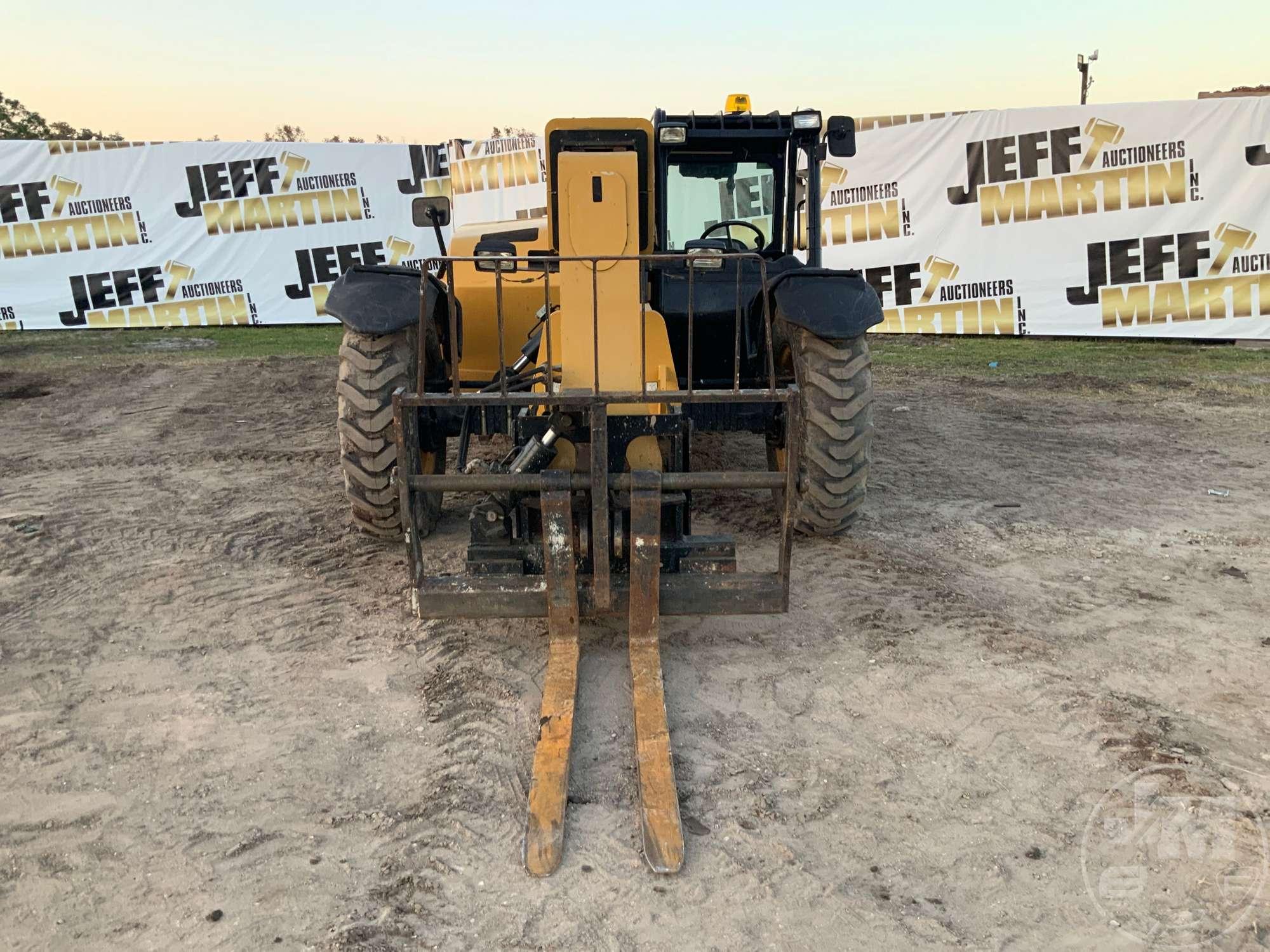 2015 CATERPILLAR TL642C TELESCOPIC FORKLIFT SN: THG01294