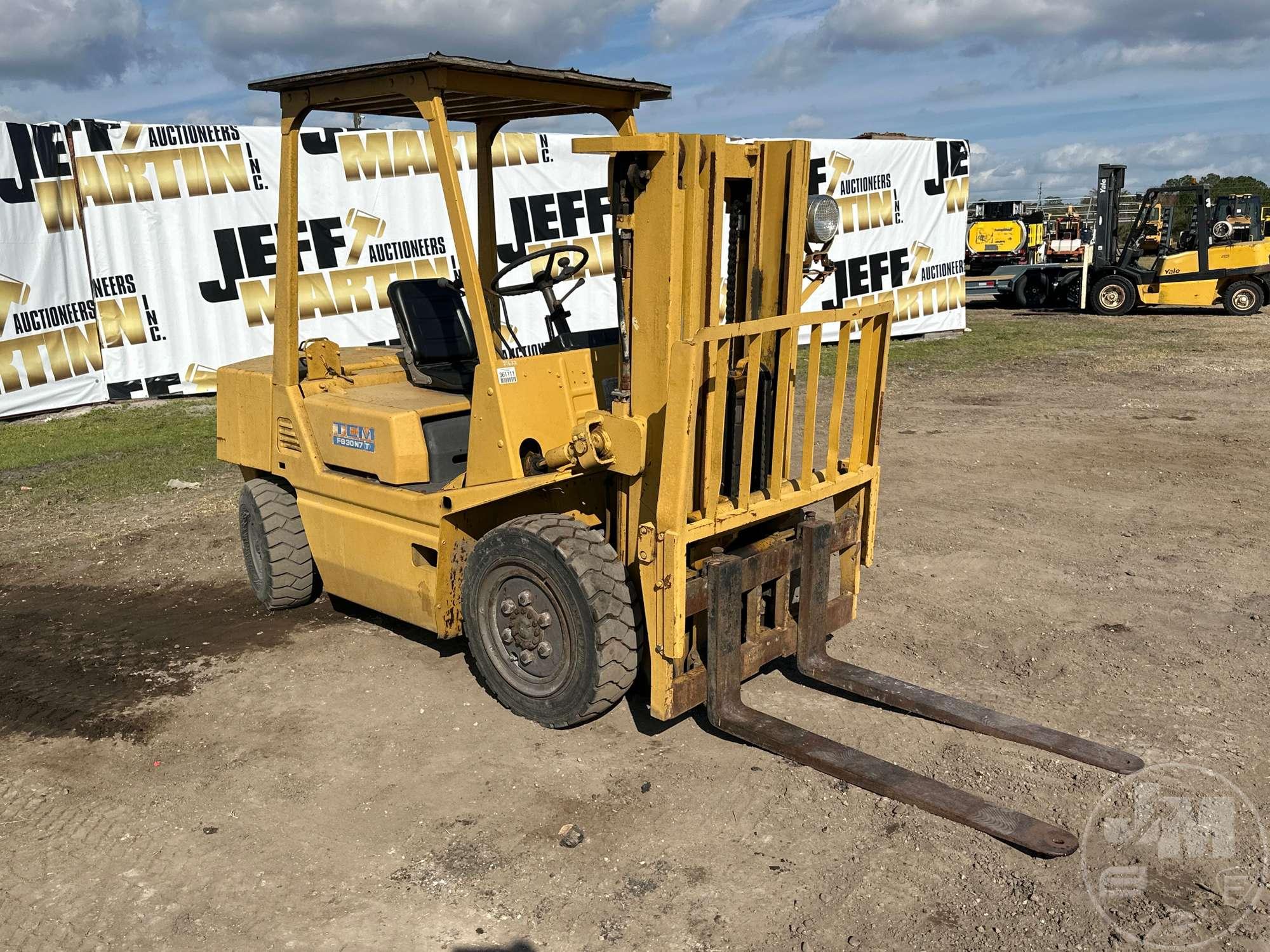 TCM FG30N7 PNEUMATIC TIRE FORKLIFT SN: 44430271