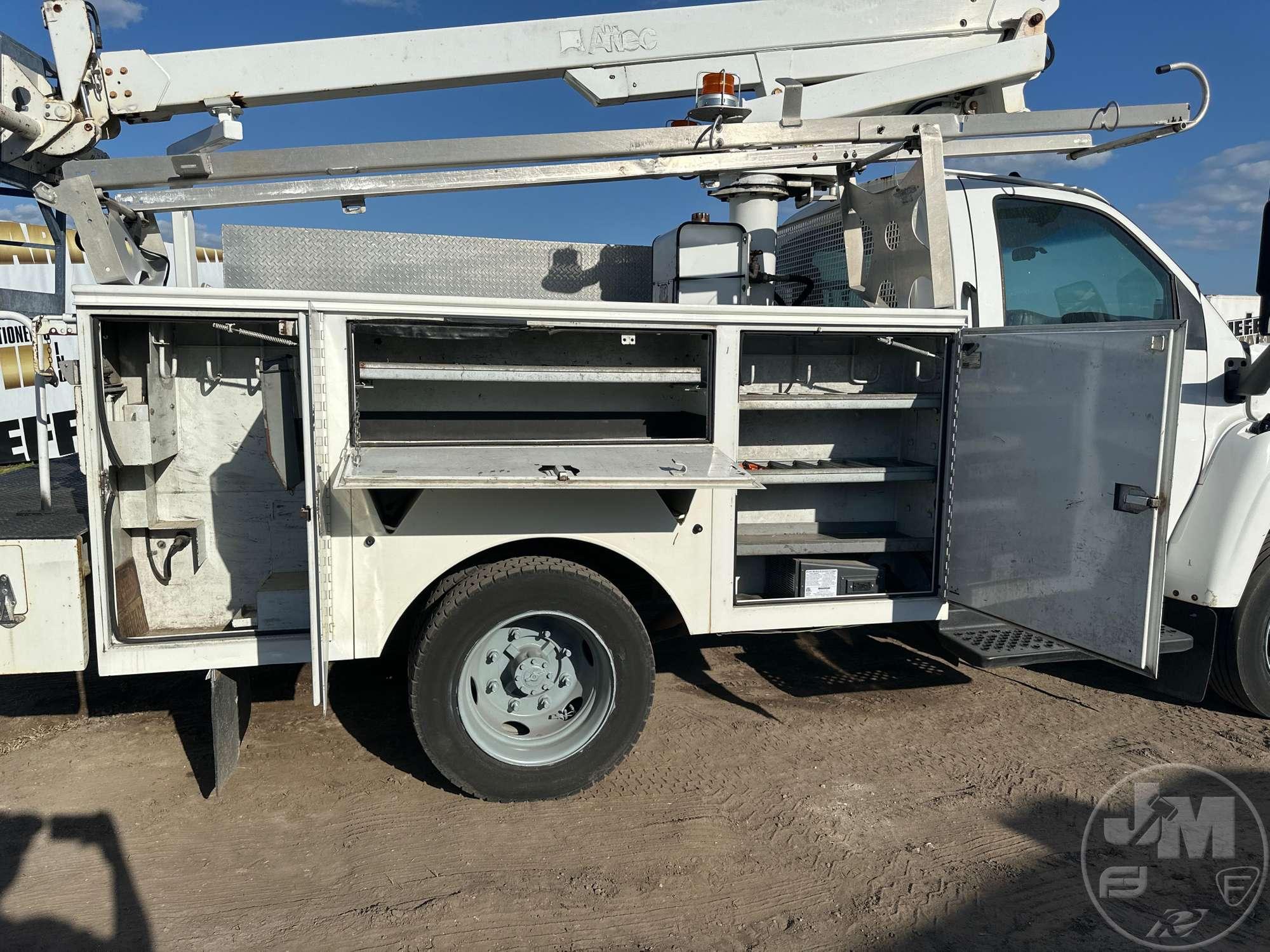 2004 CHEVROLET C4500 S/A BUCKET TRUCK VIN: 1GBC4C1184F505978