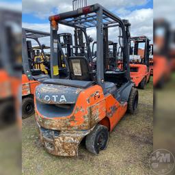 TOYOTA 8FDU25 CUSHION TIRE FORKLIFT SN: 31704