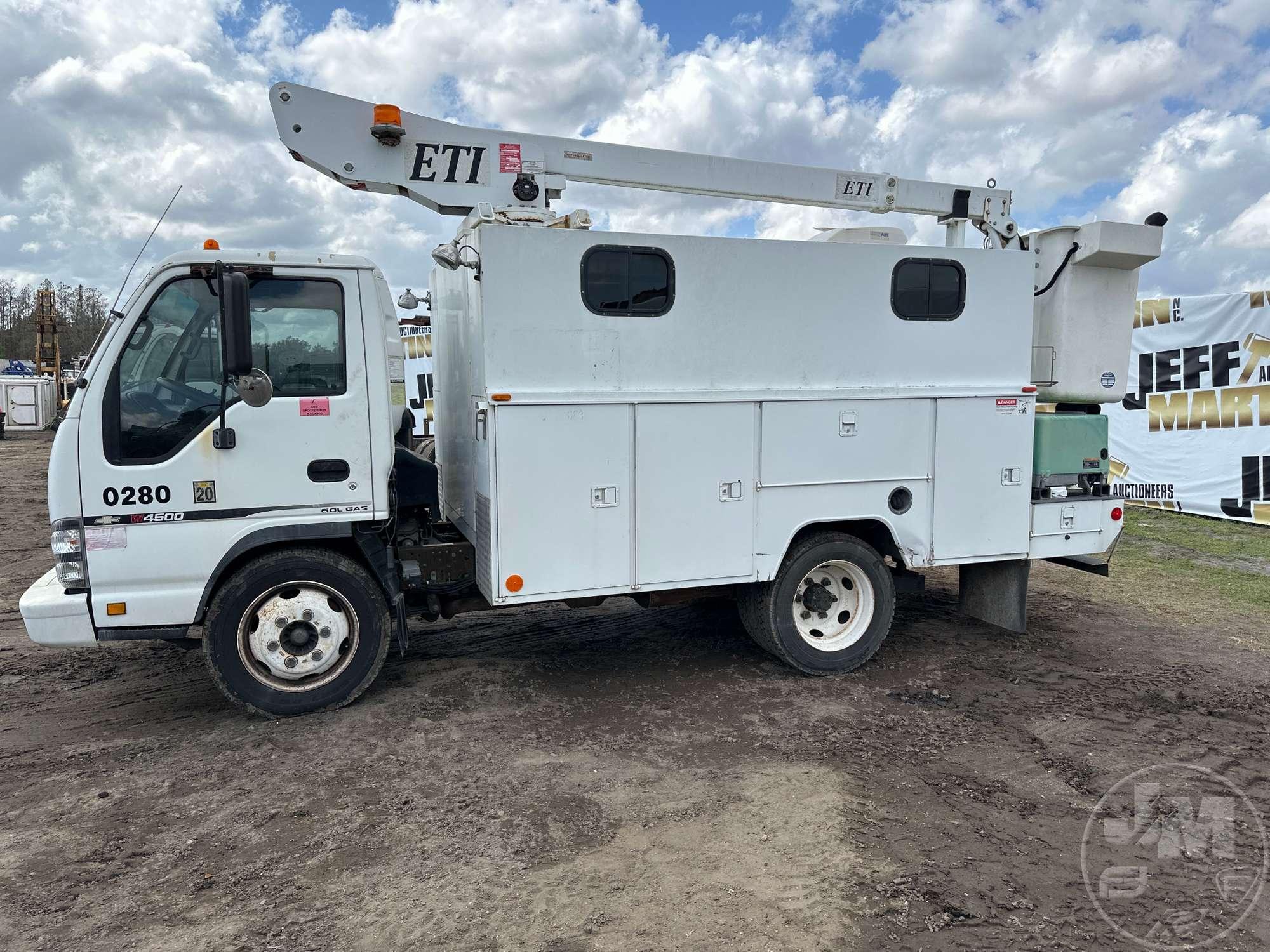 2007 CHEVROLET W4 S/A BUCKET TRUCK VIN: 4KBC4B1U27J803125