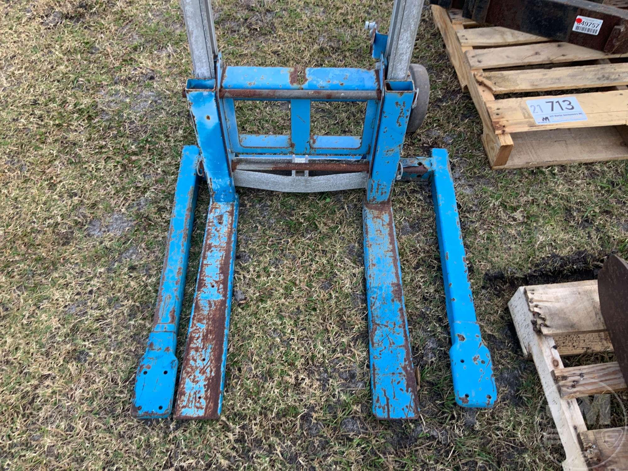 GENIE  SN: 17255 MATERIAL LIFT