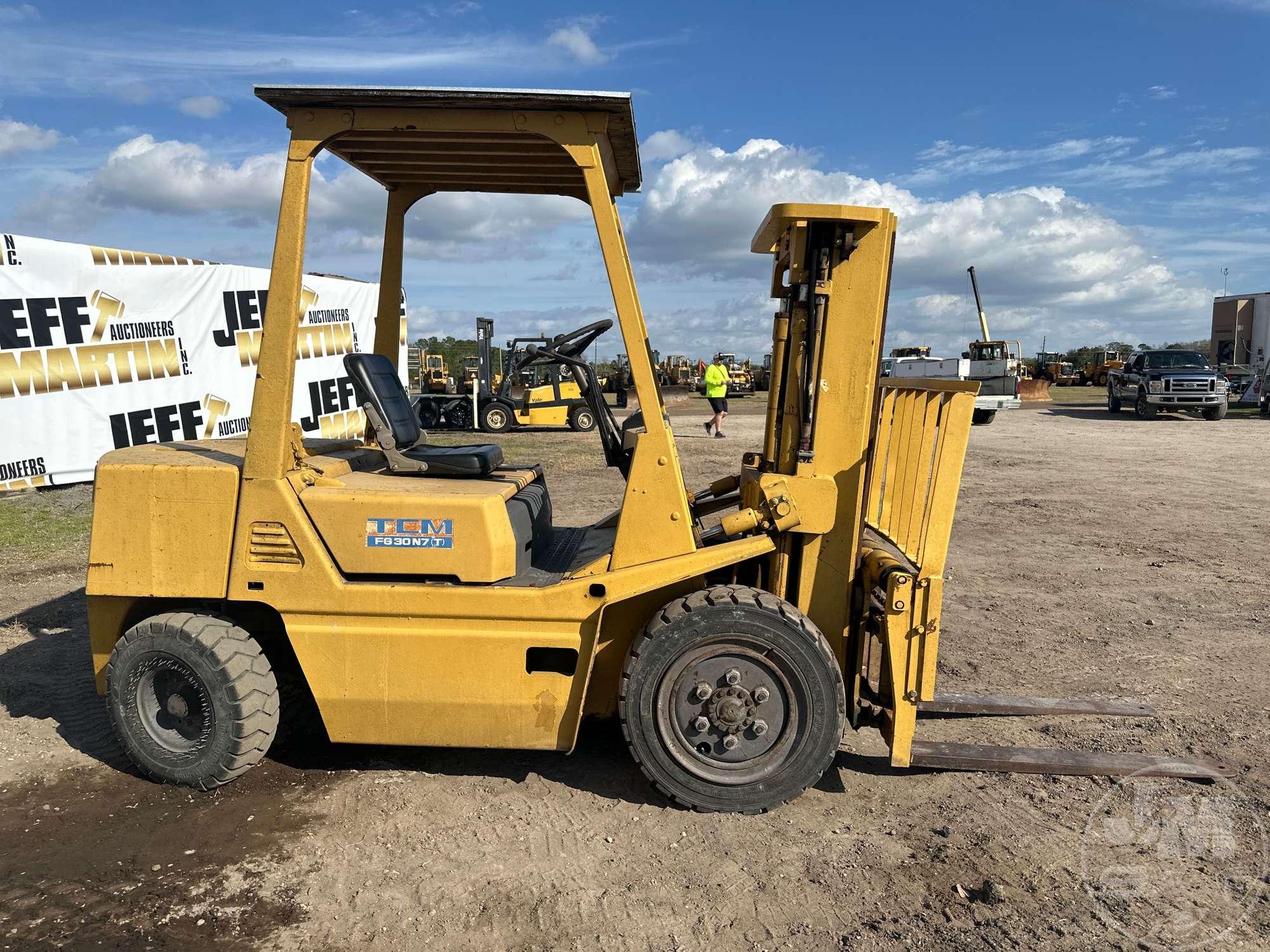 TCM FG30N7 PNEUMATIC TIRE FORKLIFT SN: 44430271