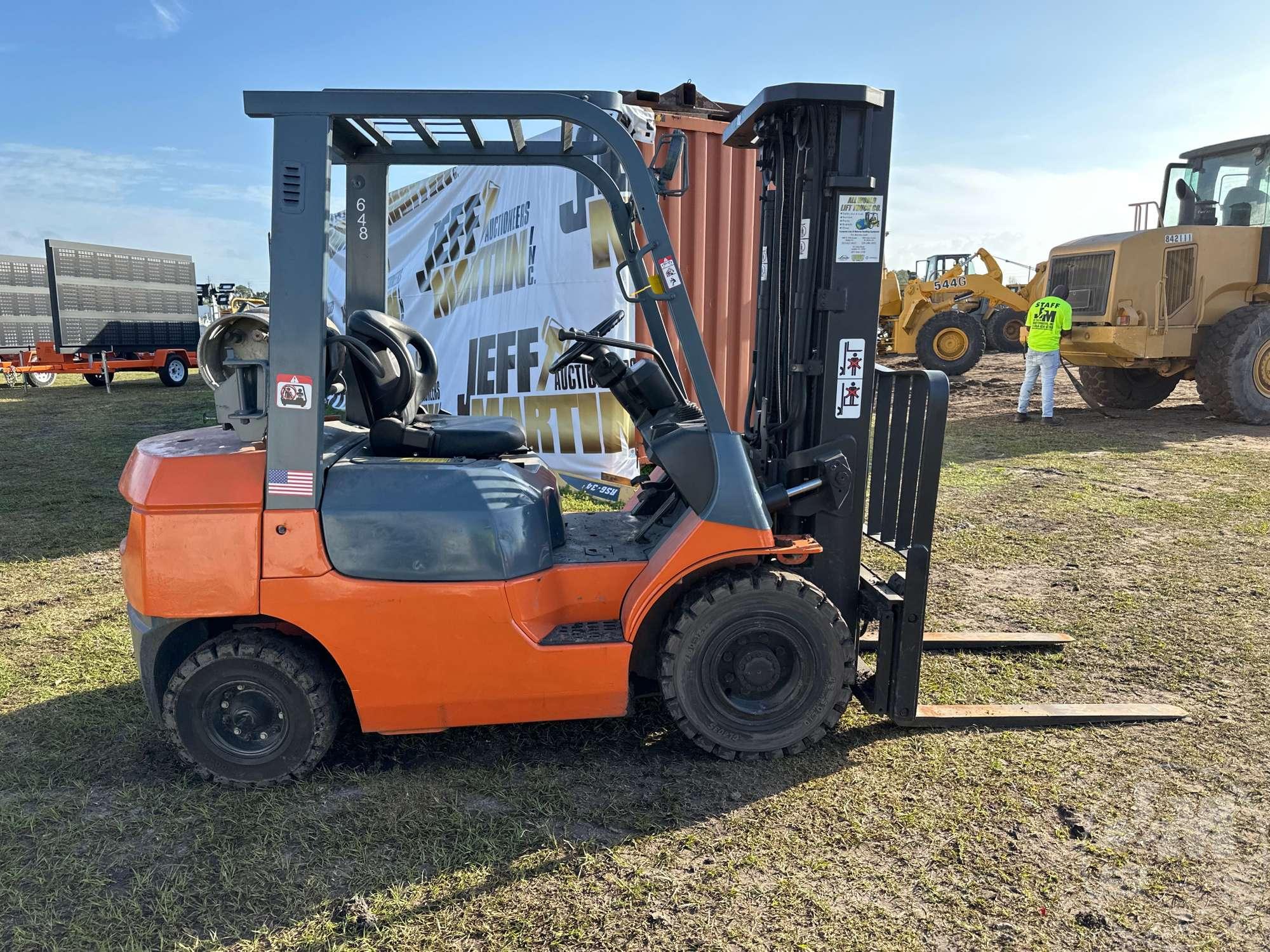 TOYOTA 7FGU25 PNEUMATIC TIRE FORKLIFT SN: 60240