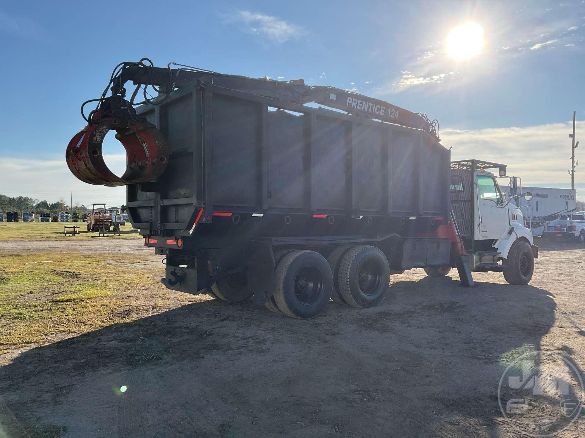 2004 STERLING TRUCK ACTERRA TANDEM AXLE GRAPPLE TRUCK VIN: 2FZHCHDC14AN06222