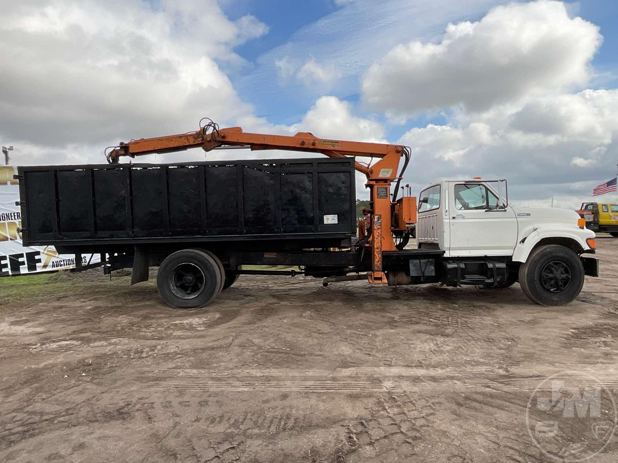 1997 FORD F-800 SINGLE AXLE DEBRIS SELF LOADER VIN: 1FDXF80C9VVA29105