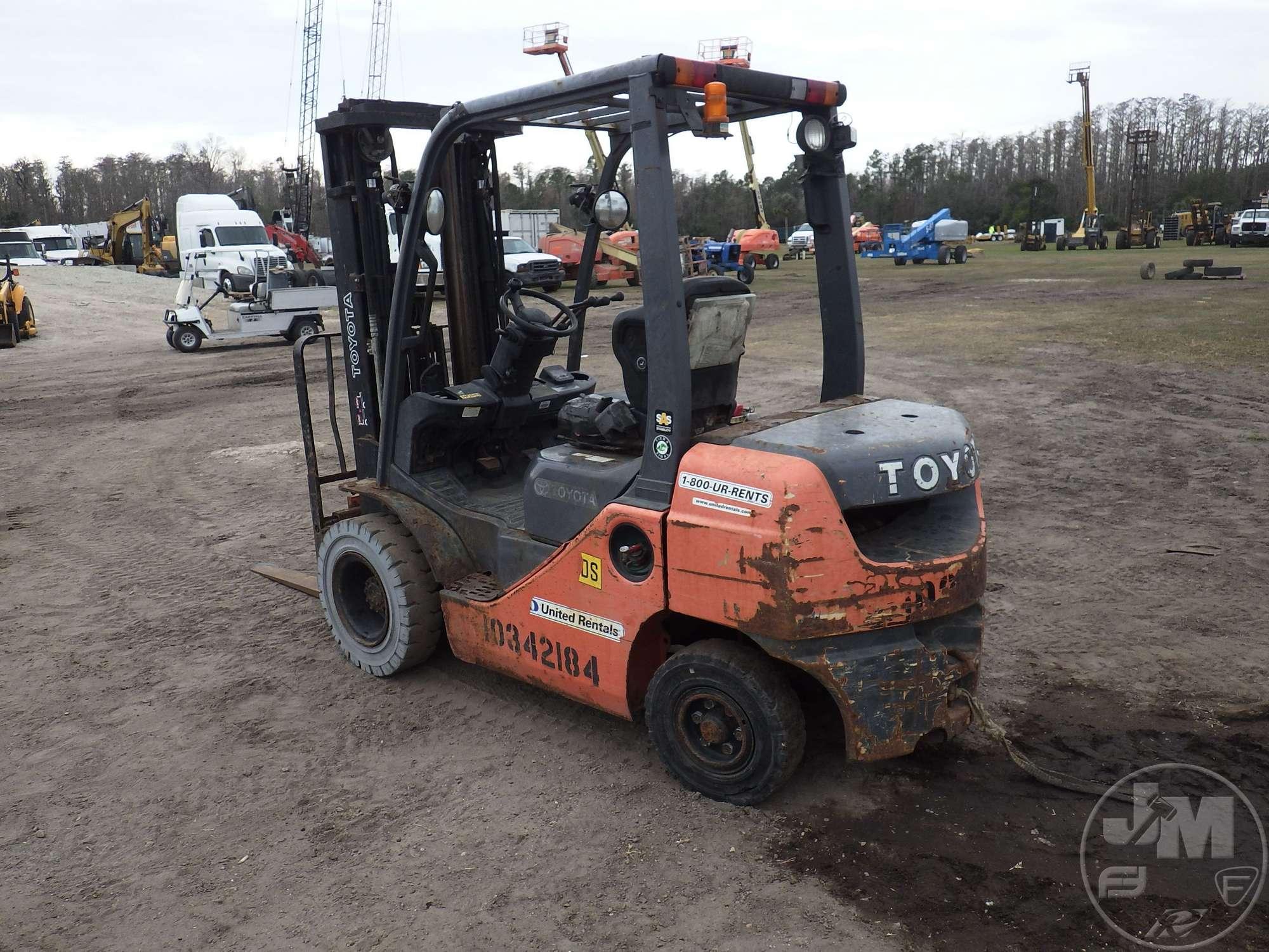 TOYOTA 8FDU25 CUSHION TIRE FORKLIFT SN: 8FDU25-60012