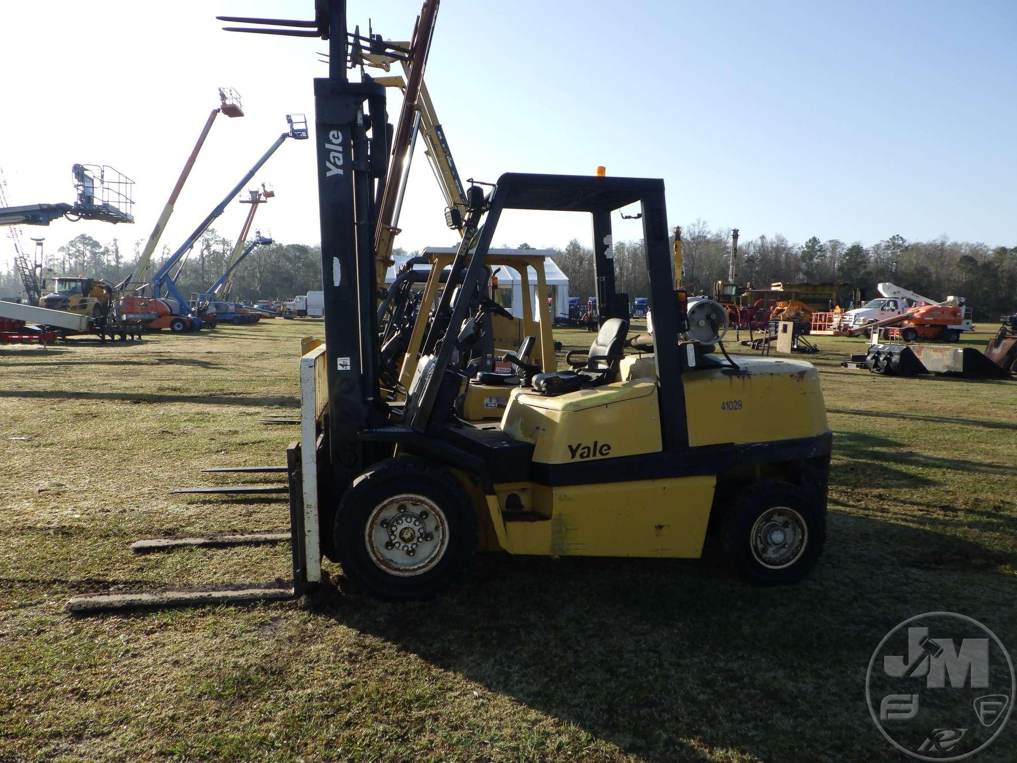 YALE GLP100MJNGNV110 PNEUMATIC TIRE FORKLIFT SN: C813V02917A