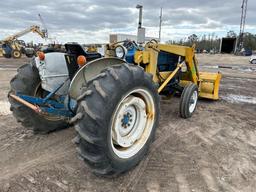 FORD TRACTOR W/LOADER
