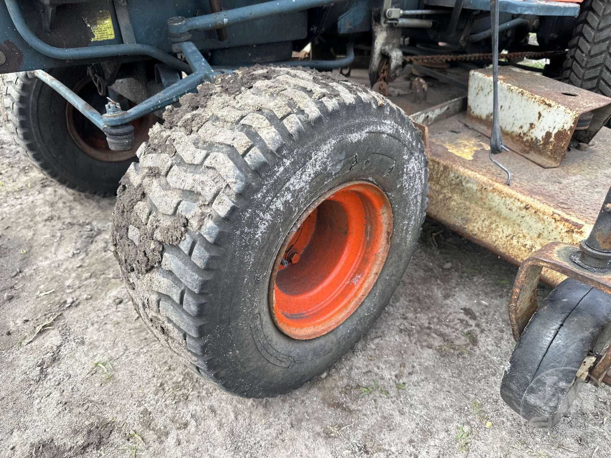 KUBOTA B7100HST E TRACTOR SN: B7100HE12242