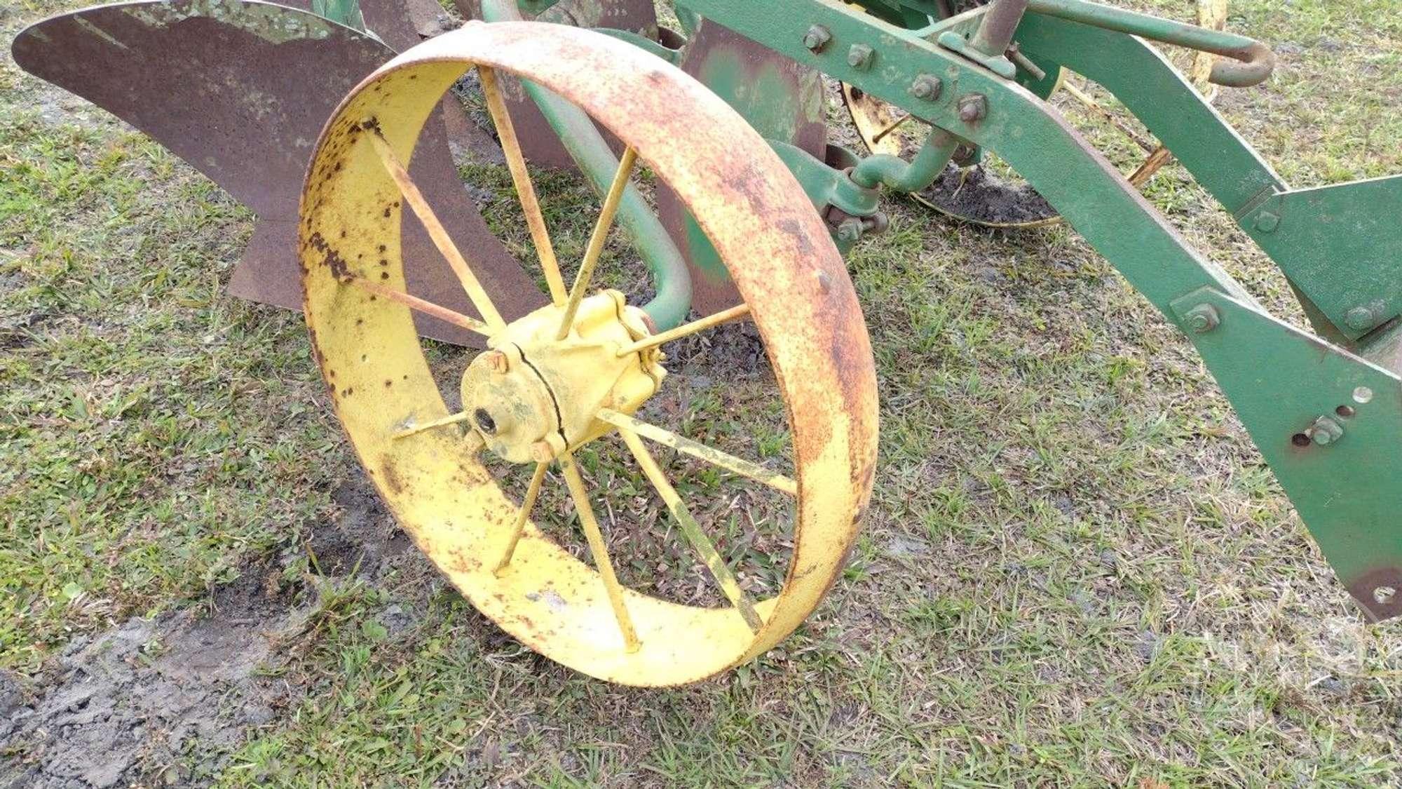 JOHN DEERE BOTTOM PLOW SN: 16155