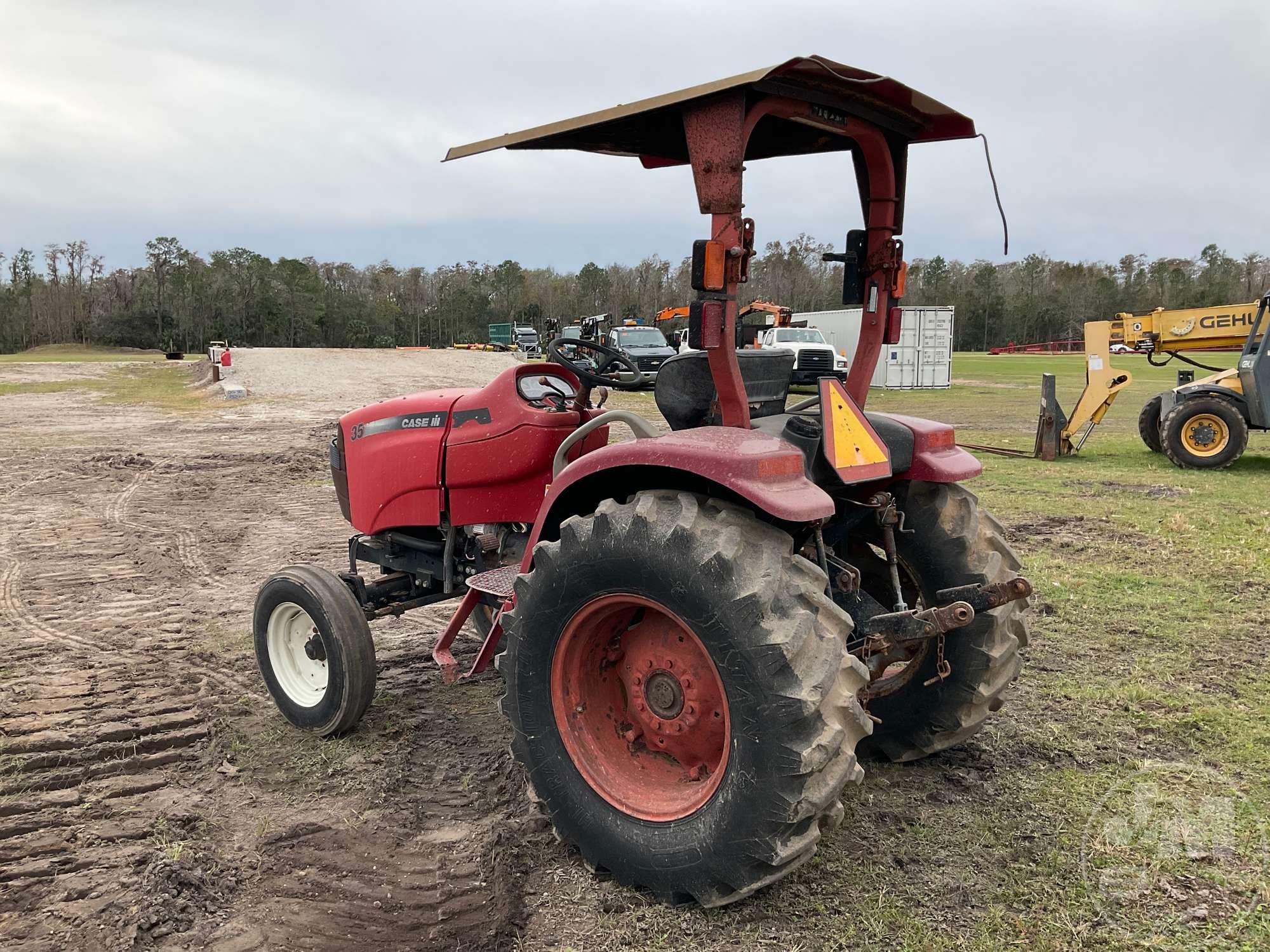 CASE D35 FARMALL TRACTOR SN: HBA016557