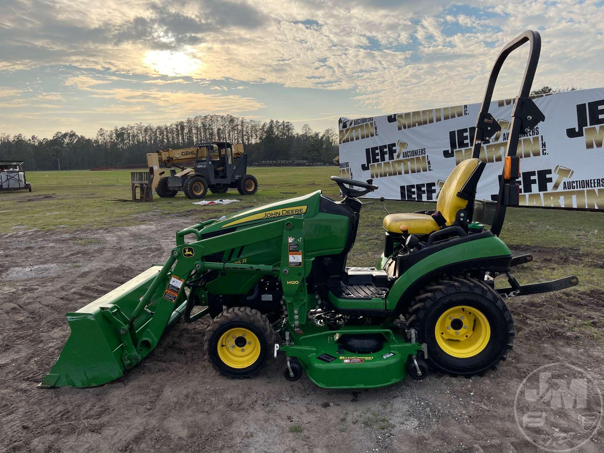 2017 JOHN DEERE 1025R 4X4 TRACTOR W/ LOADER SN: 1LV1025RTHH133741