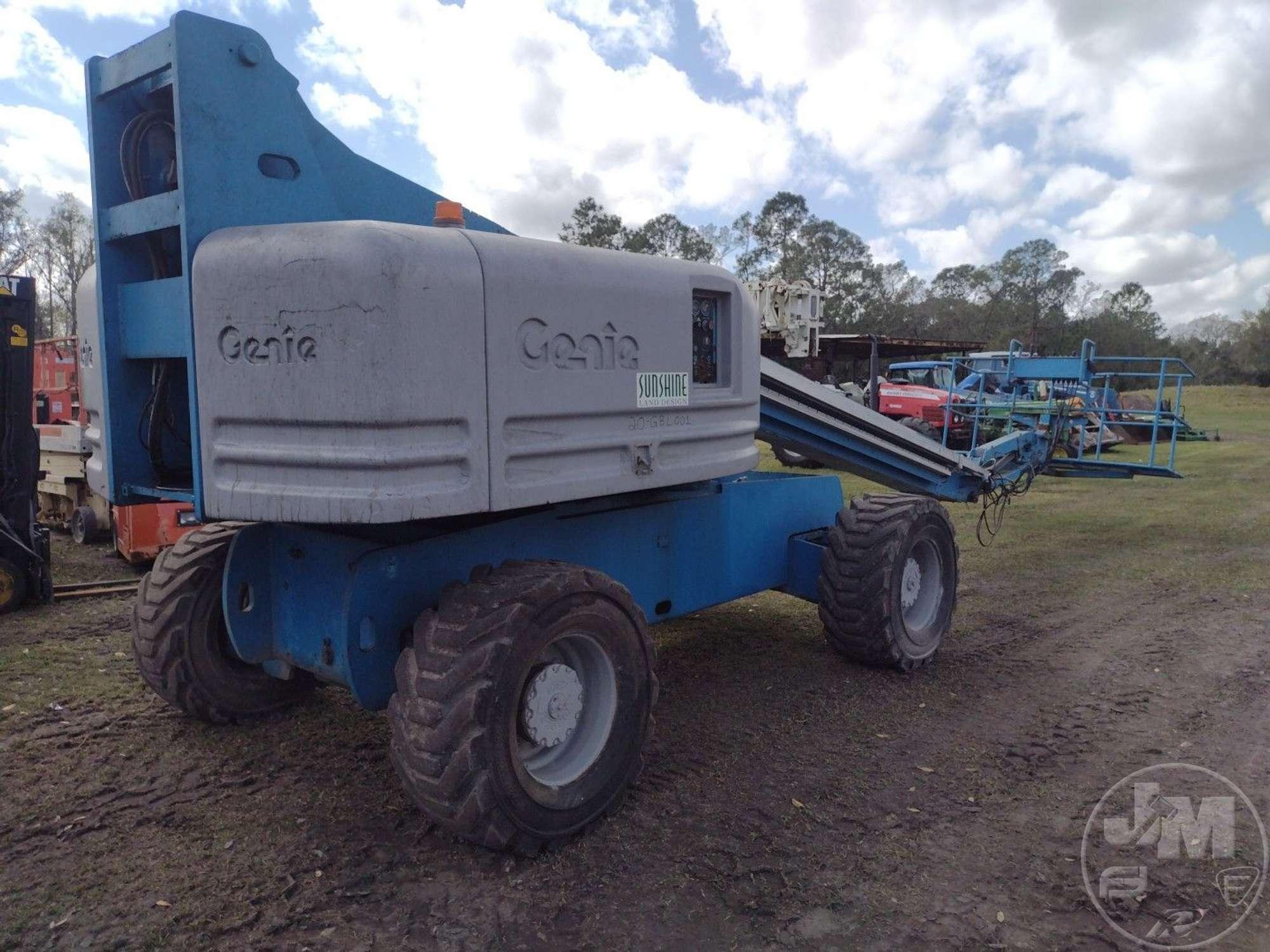 2000 GENIE S65 65' 4X4 BOOM LIFT SN: S60-5689