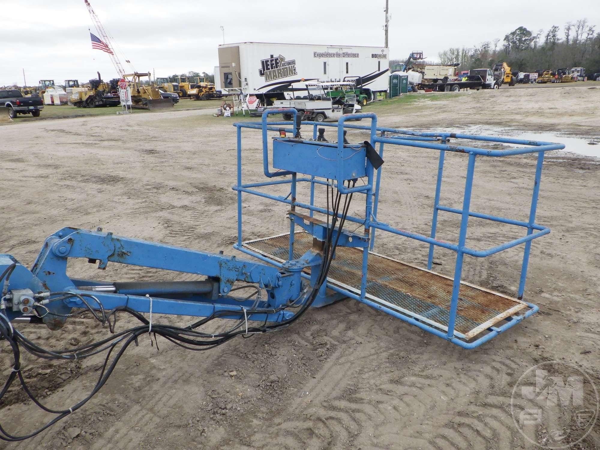 2000 GENIE S65 65' 4X4 BOOM LIFT SN: S60-5689