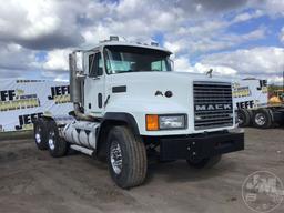 1999 MACK CL TANDEM AXLE DAY CAB TRUCK TRACTOR VIN: 1M2AD28Y2XW001460